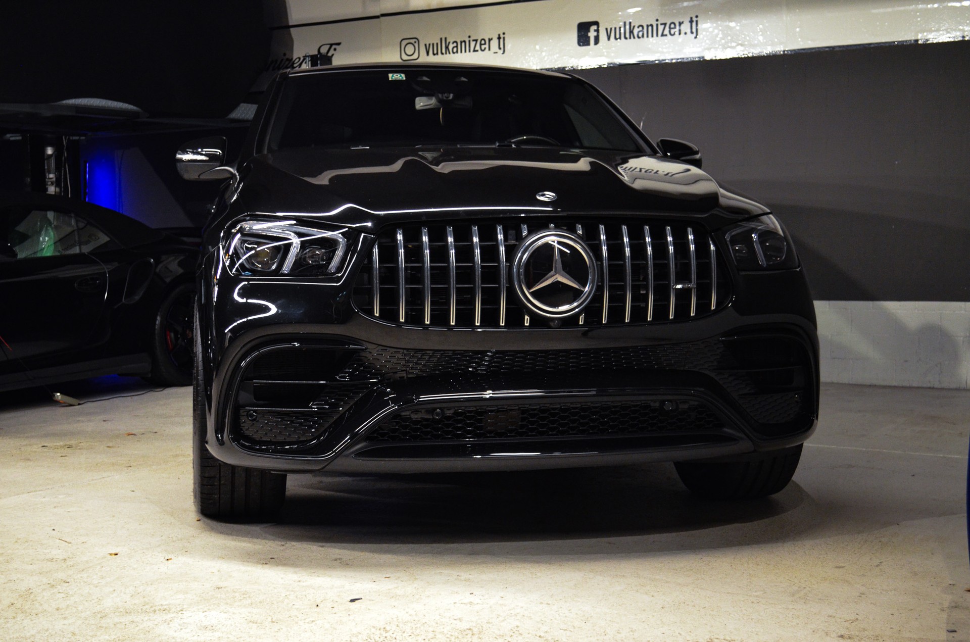 MERCEDES-BENZ GLE Coupé 63 S AMG 4Matic+ Speedshift-showroom-element-3