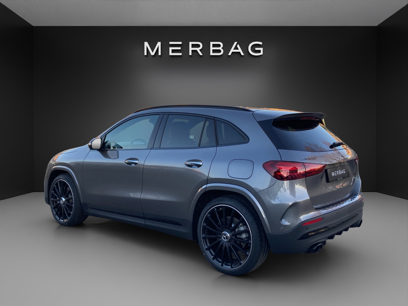 MERCEDES-BENZ GLA AMG 35 4Matic 8G-DCT-image-2