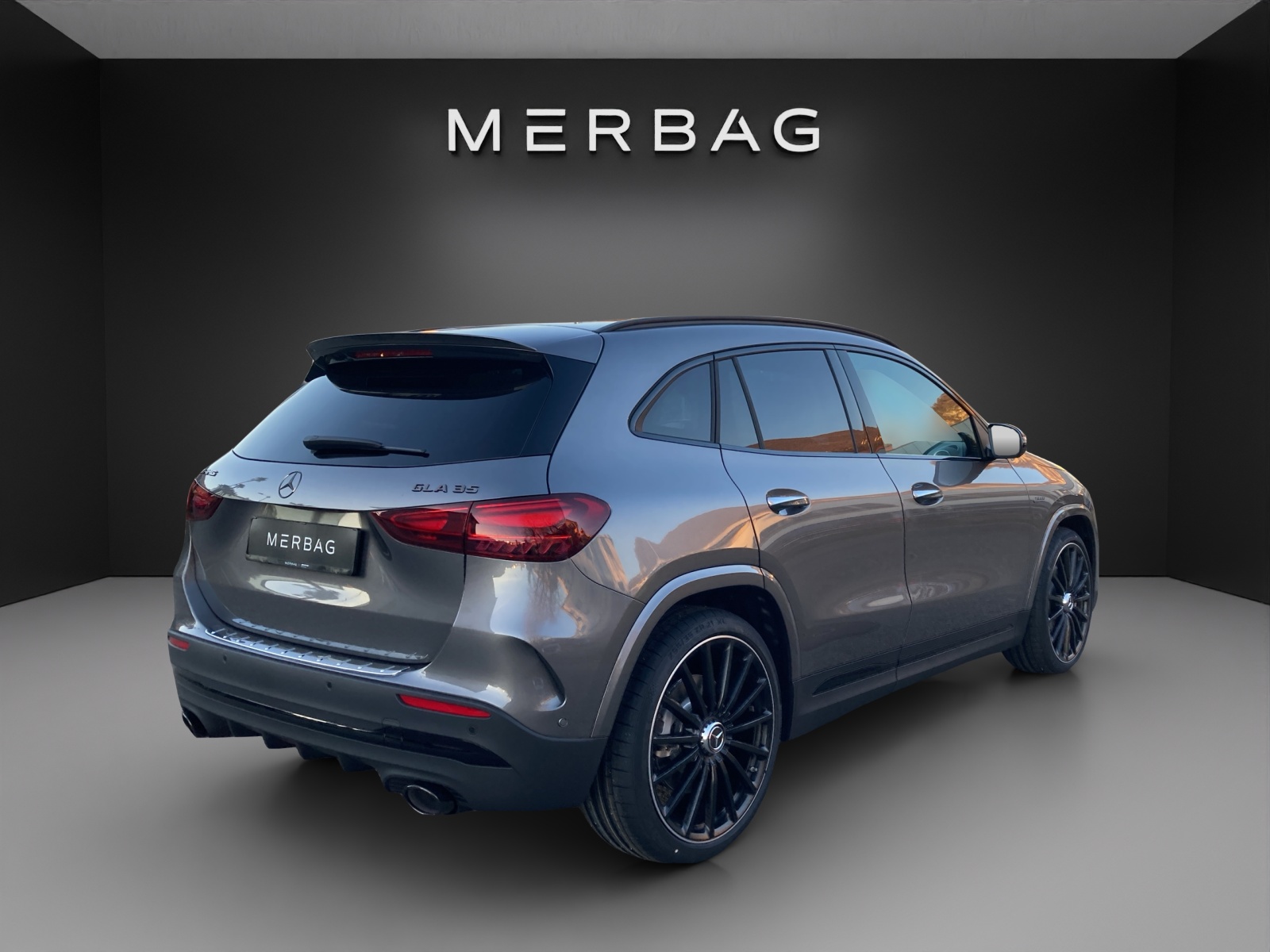 MERCEDES-BENZ GLA AMG 35 4Matic 8G-DCT-image-4