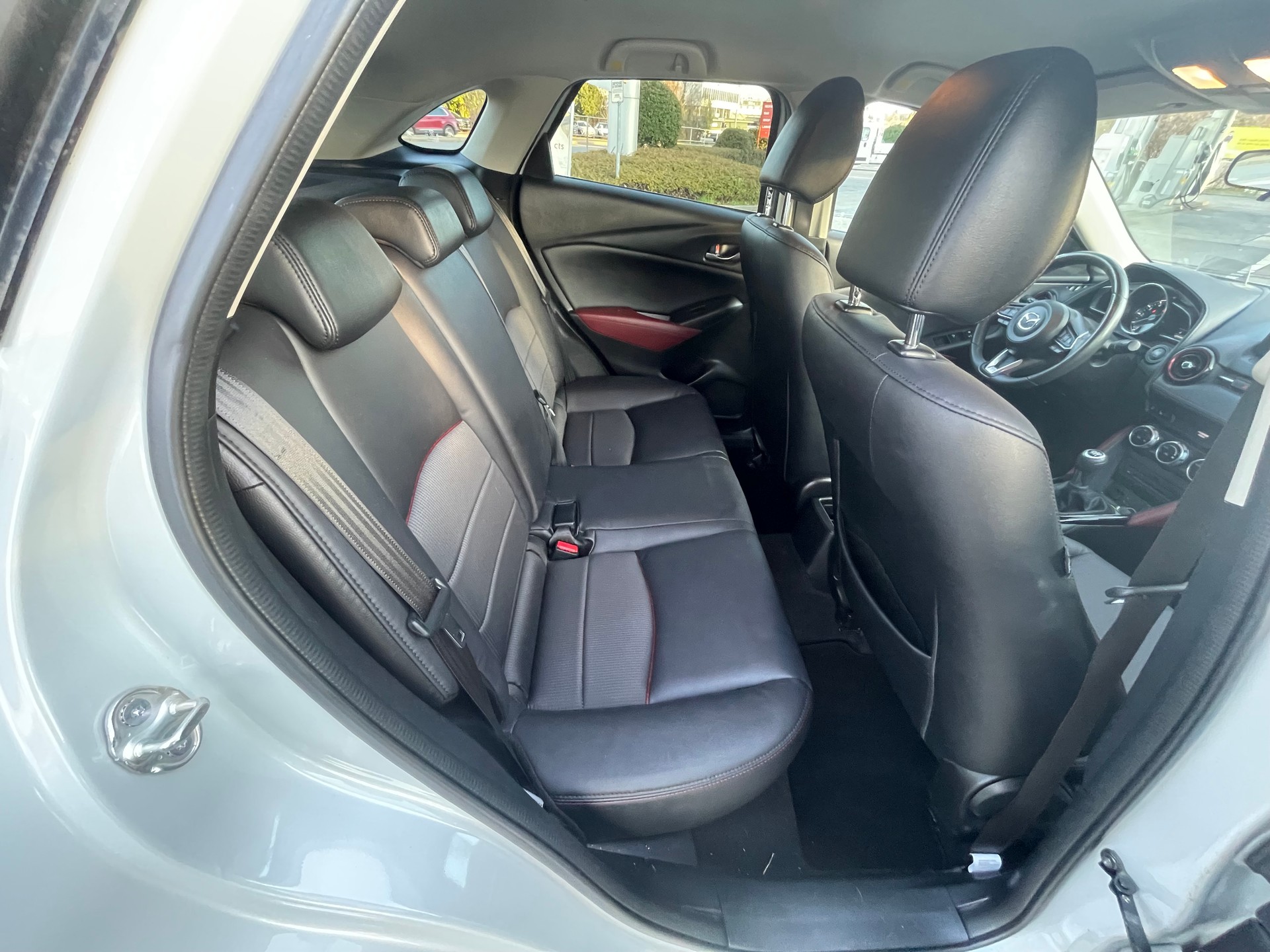 MAZDA CX-3 SKYACTIV-G 120 Revolution FWD-image-5