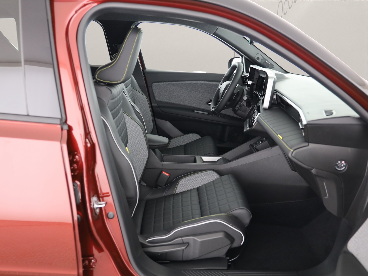 RENAULT R4 E-Tech Comfort Range iconic-image-6
