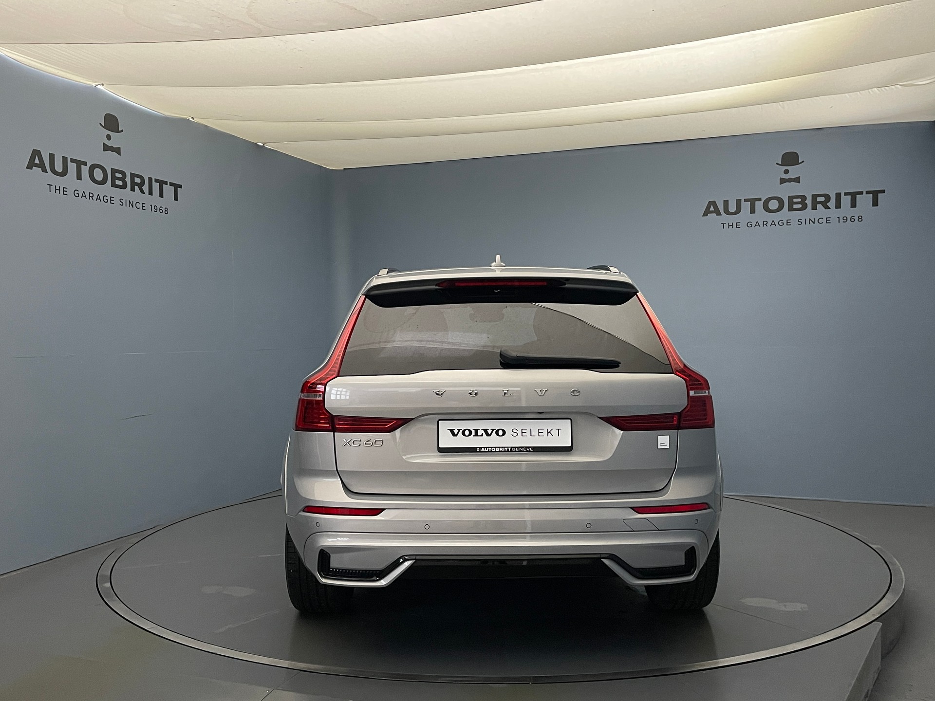 VOLVO XC60 2.0 T8 TE Polestar eAWD-image-4