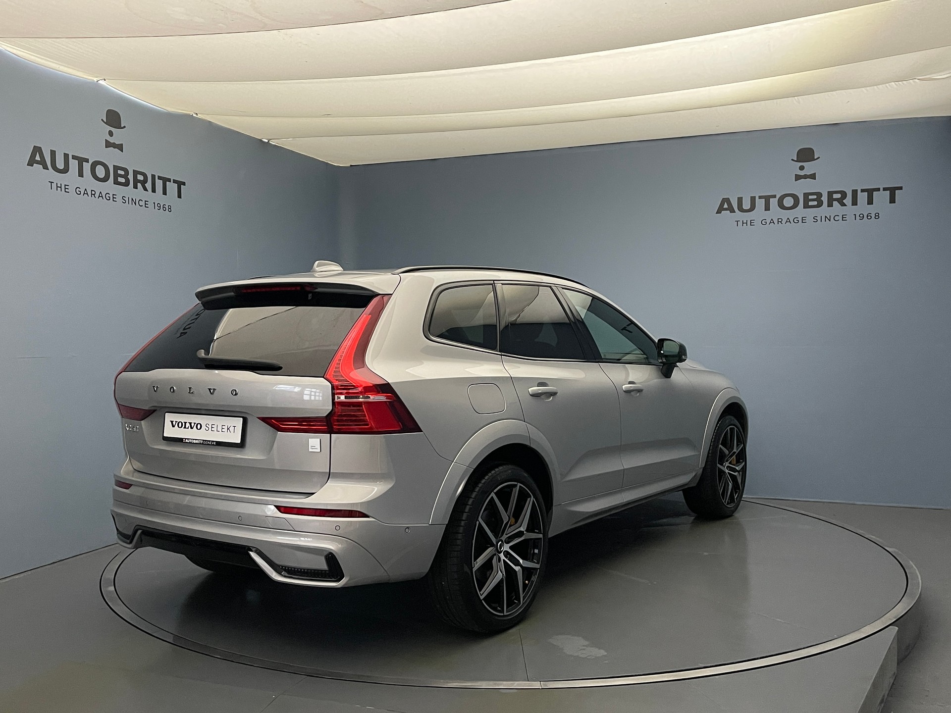 VOLVO XC60 2.0 T8 TE Polestar eAWD-image-2