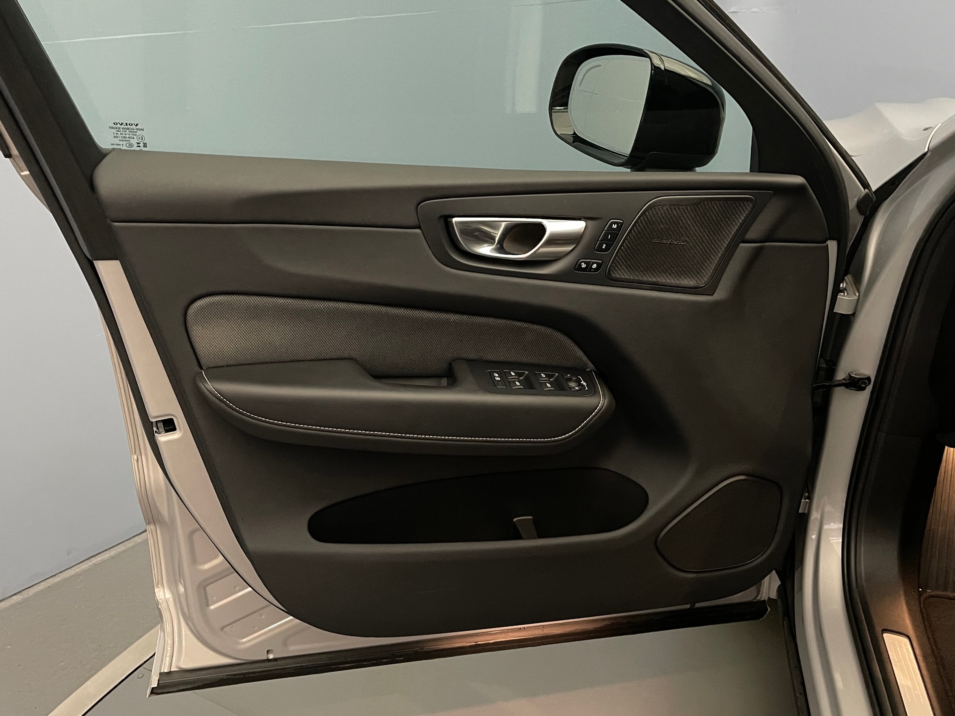 VOLVO XC60 2.0 T8 TE Polestar eAWD-image-6