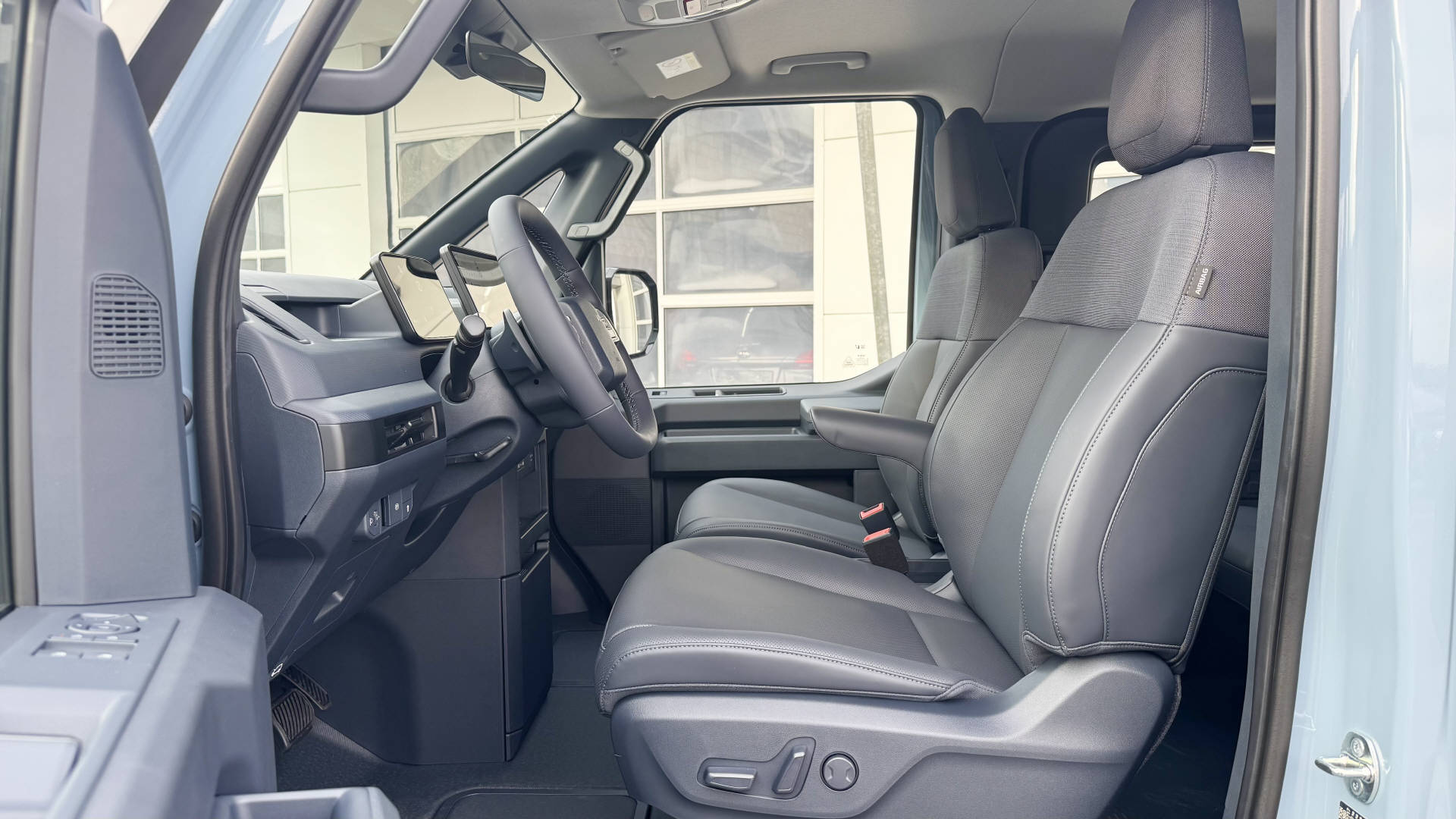 KIA PV5 Passenger 71.2 kWh Elite 5P-image-3
