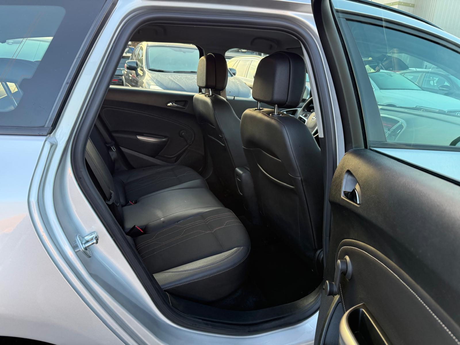 OPEL Astra Sports Tourer 1.4 T 140 ecoTEC-image-11
