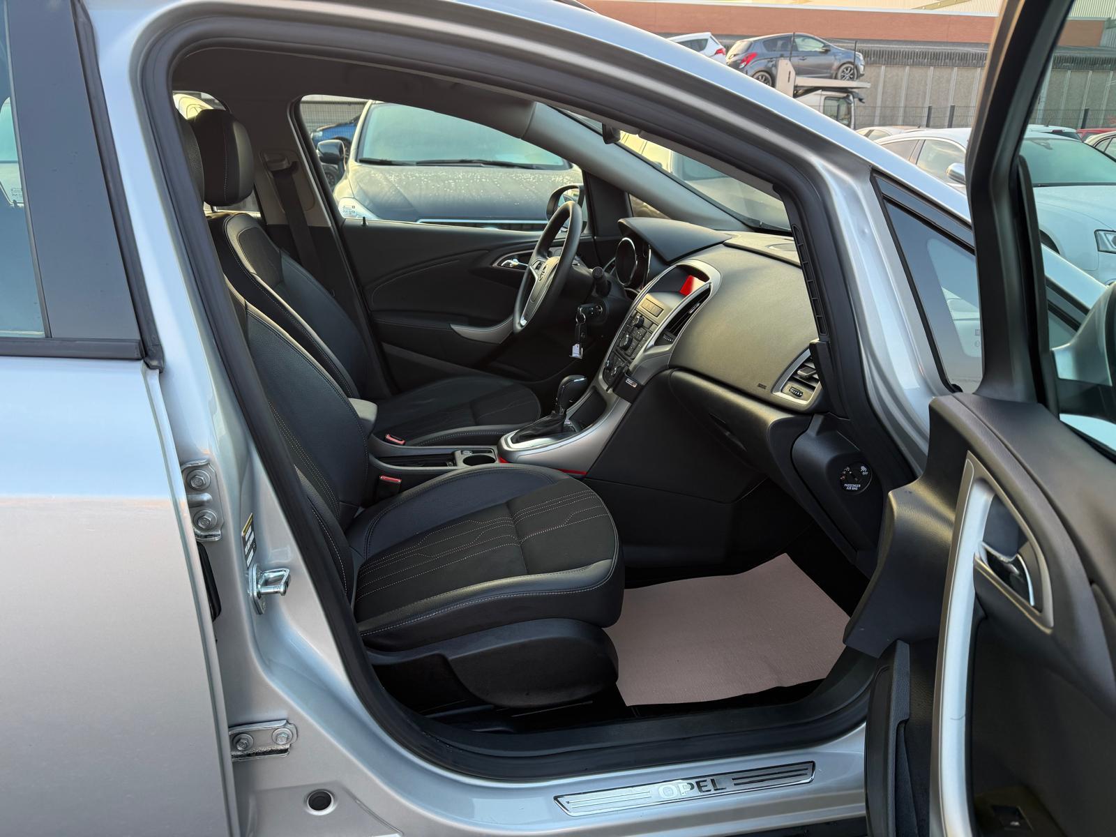 OPEL Astra Sports Tourer 1.4 T 140 ecoTEC-image-10
