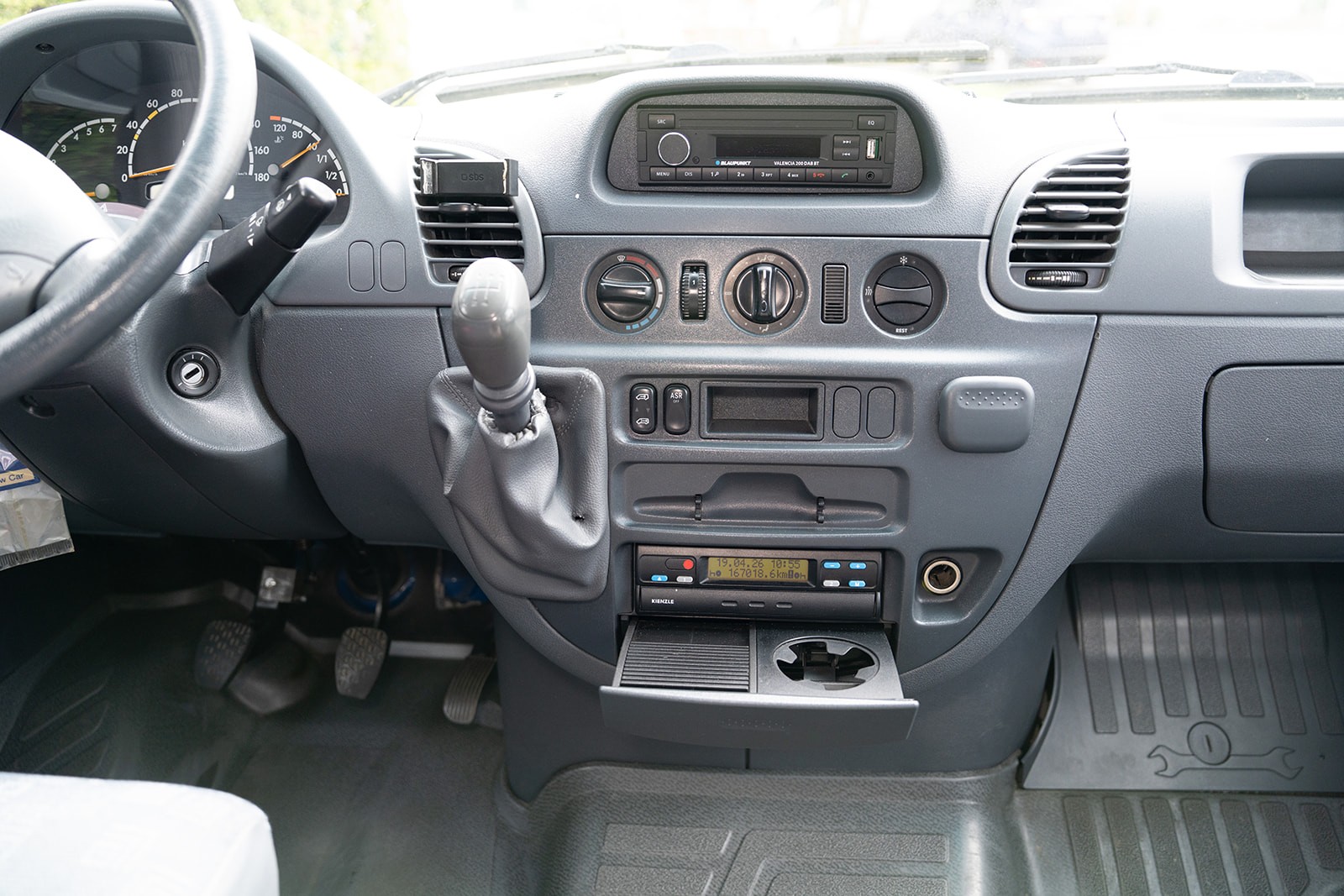 MERCEDES-BENZ 413 CDI-image-12