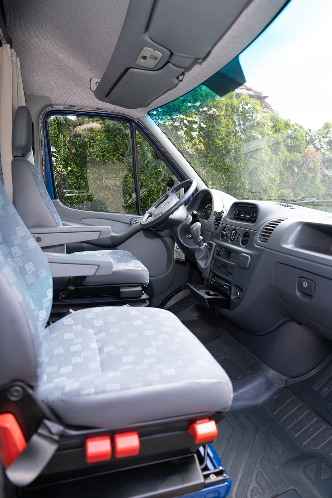 MERCEDES-BENZ 413 CDI-image-17
