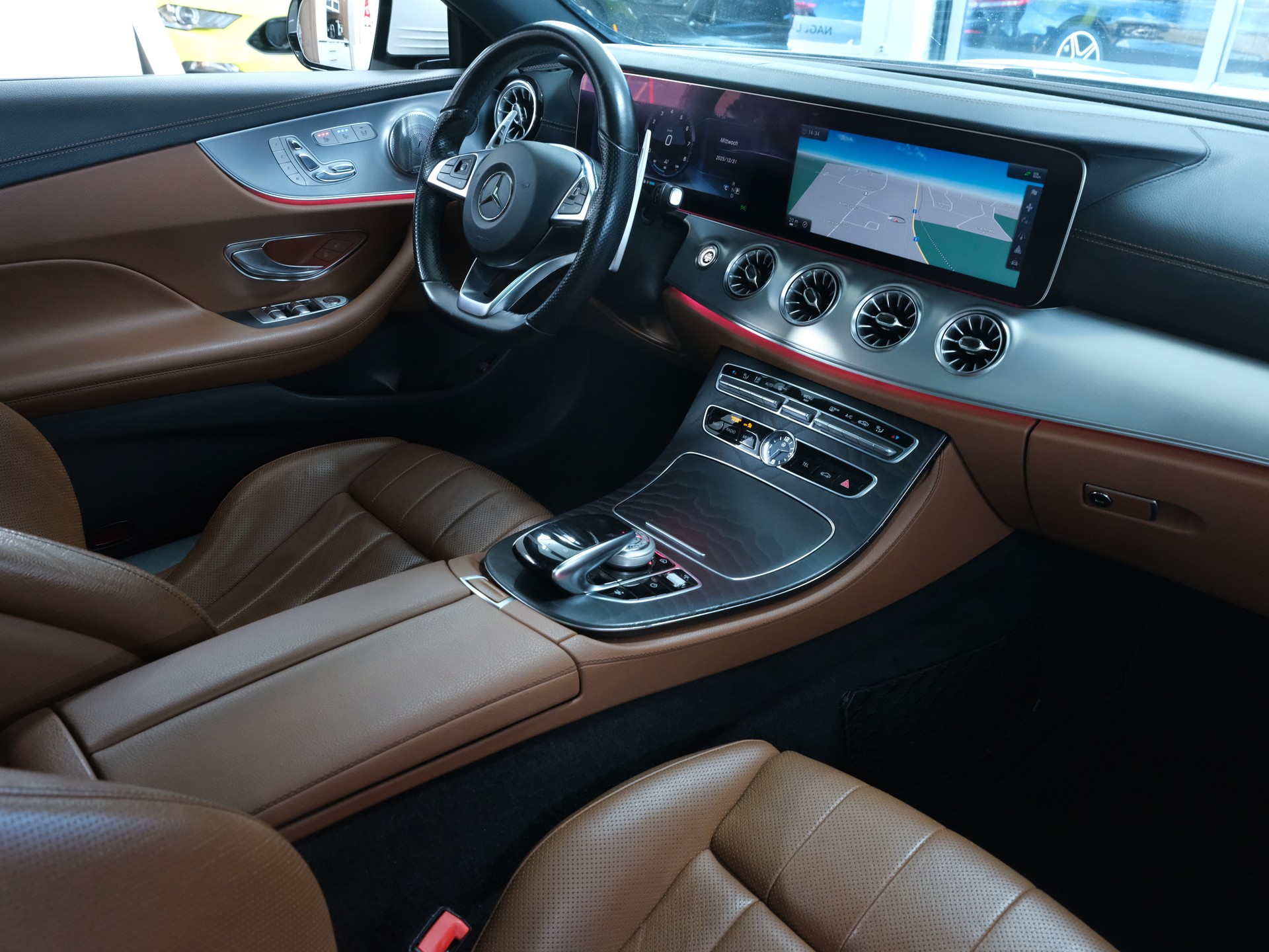 MERCEDES-BENZ E 400 Coupé AMG Line 4 Matic 9G-Tronic-image-14