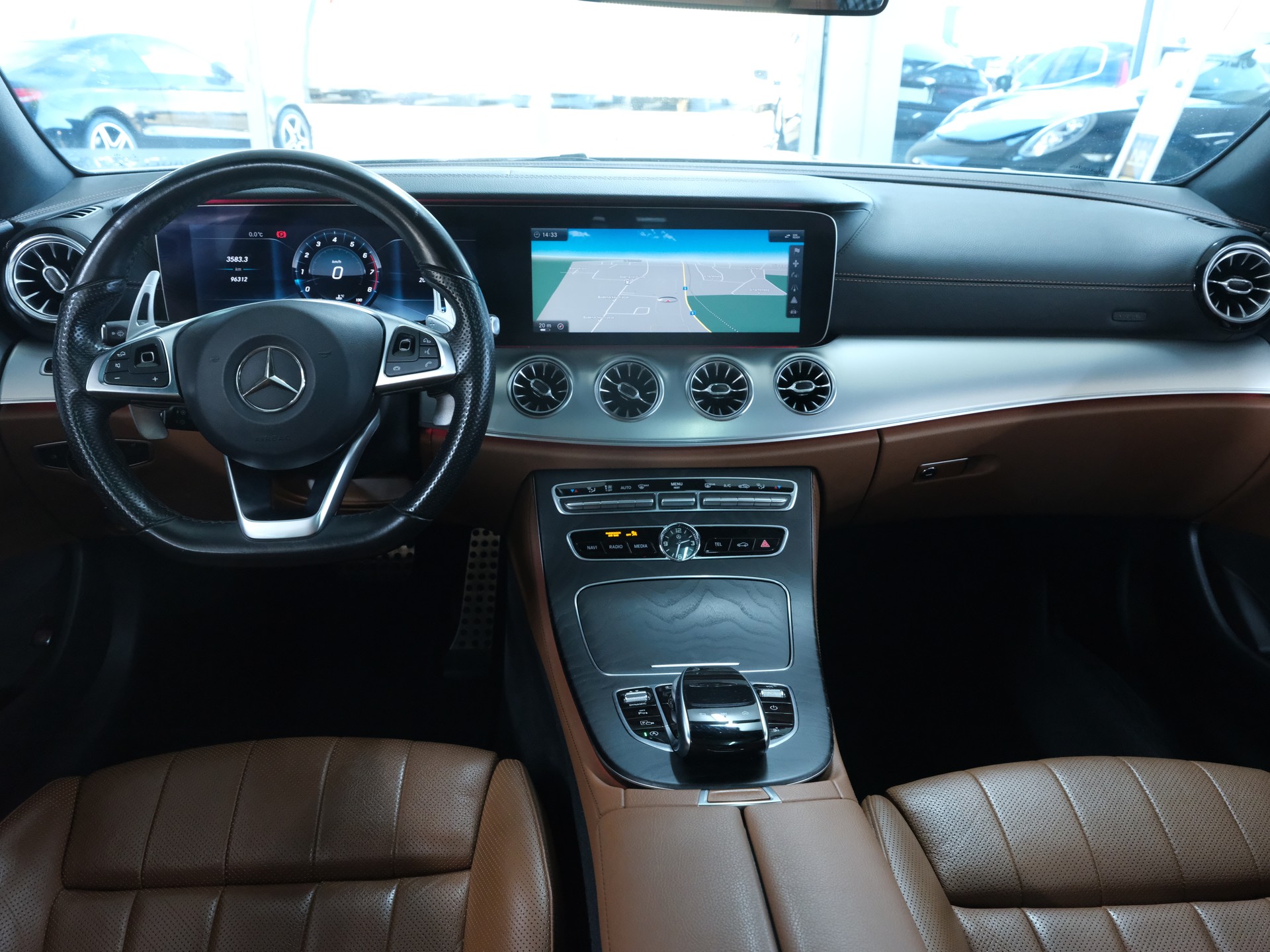 MERCEDES-BENZ E 400 Coupé AMG Line 4 Matic 9G-Tronic-image-13
