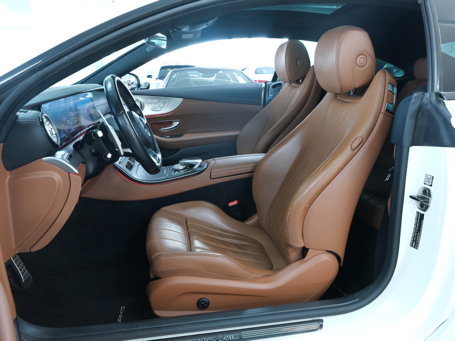 MERCEDES-BENZ E 400 Coupé AMG Line 4 Matic 9G-Tronic-image-11