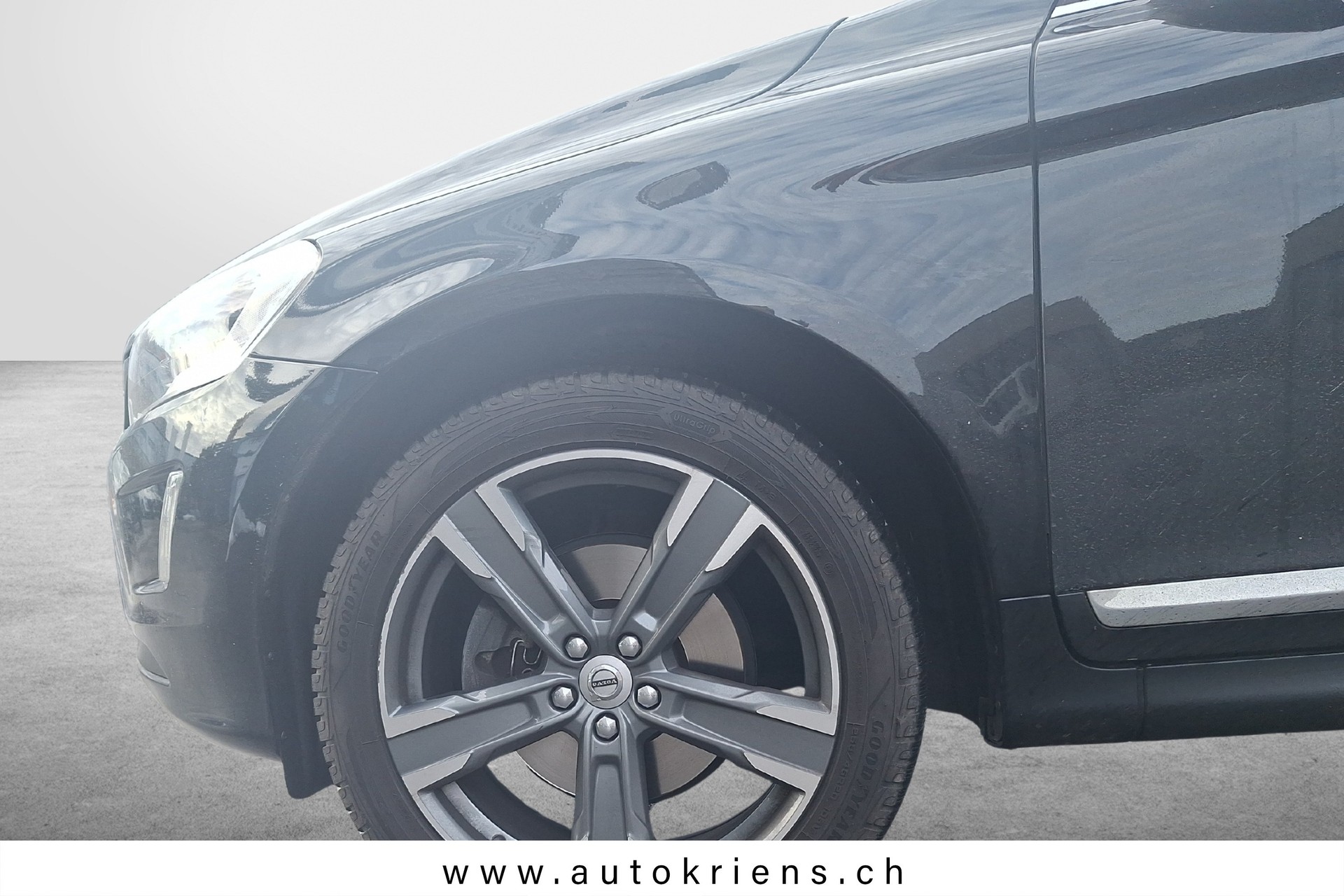 VOLVO XC60 D5 AWD Executive Plus Geartronic-image-6