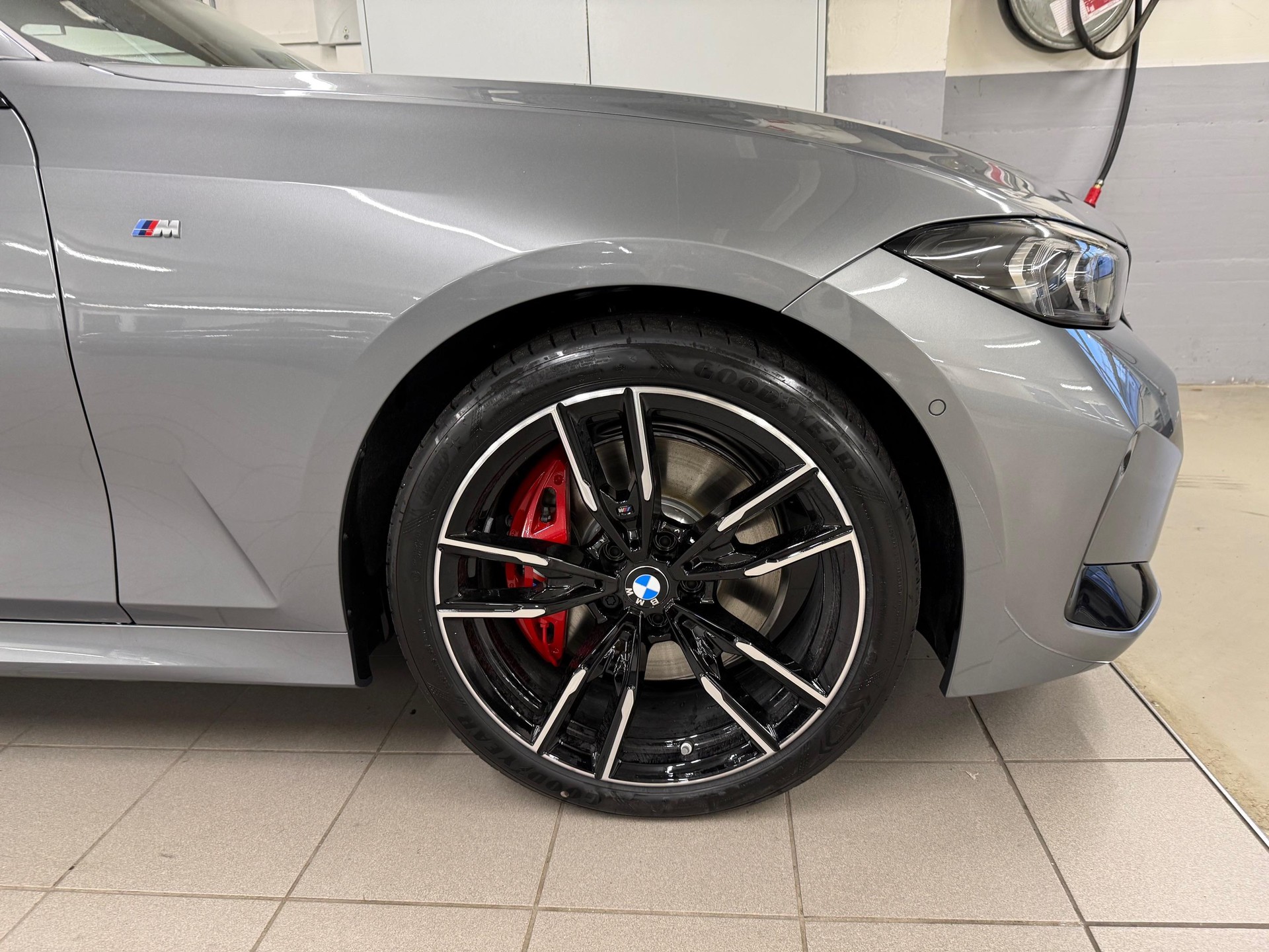 BMW M340d xDrive Touring-image-2