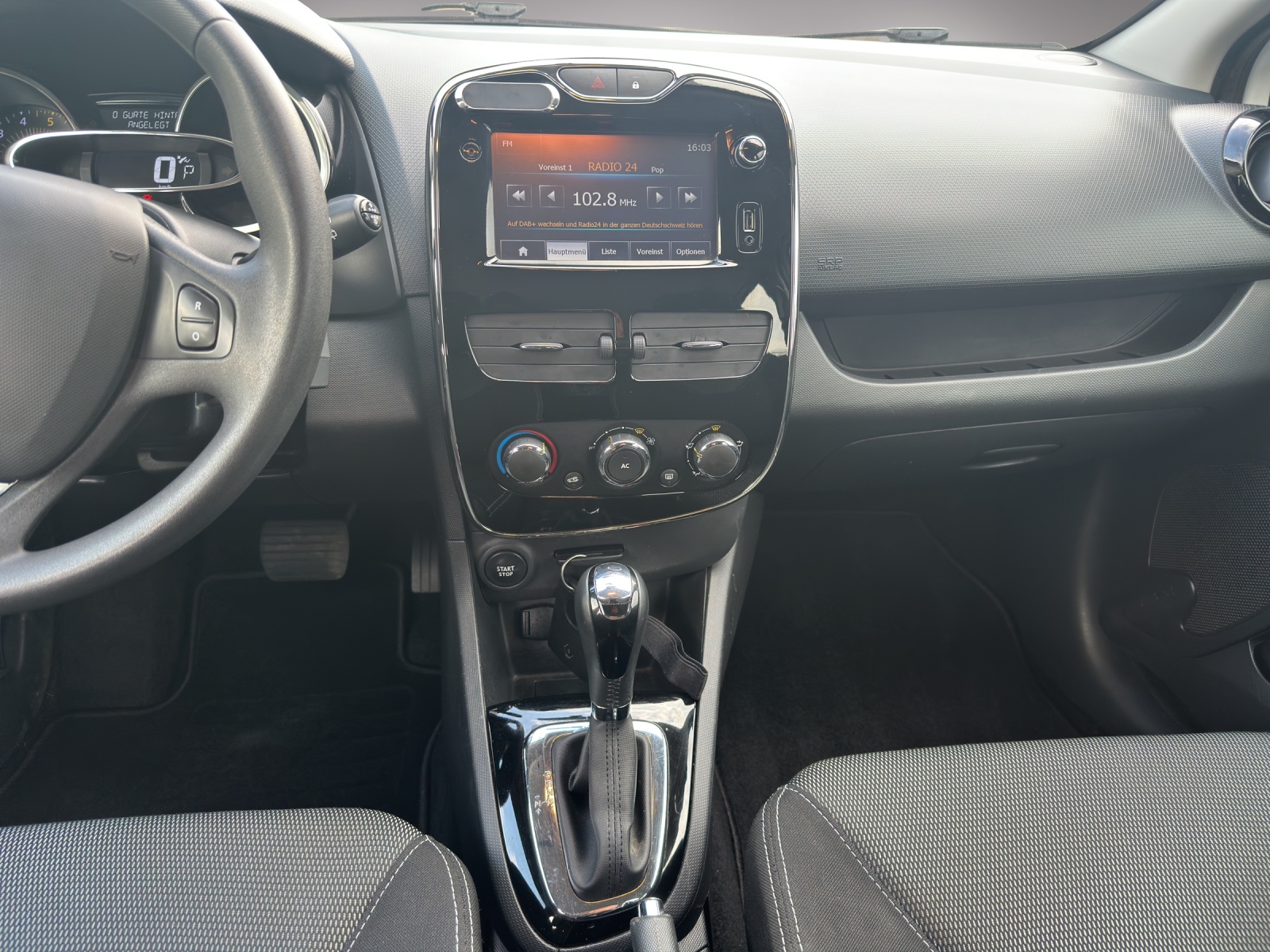 RENAULT Clio Grandtour 1.5 dCi Expression EDC-image-11