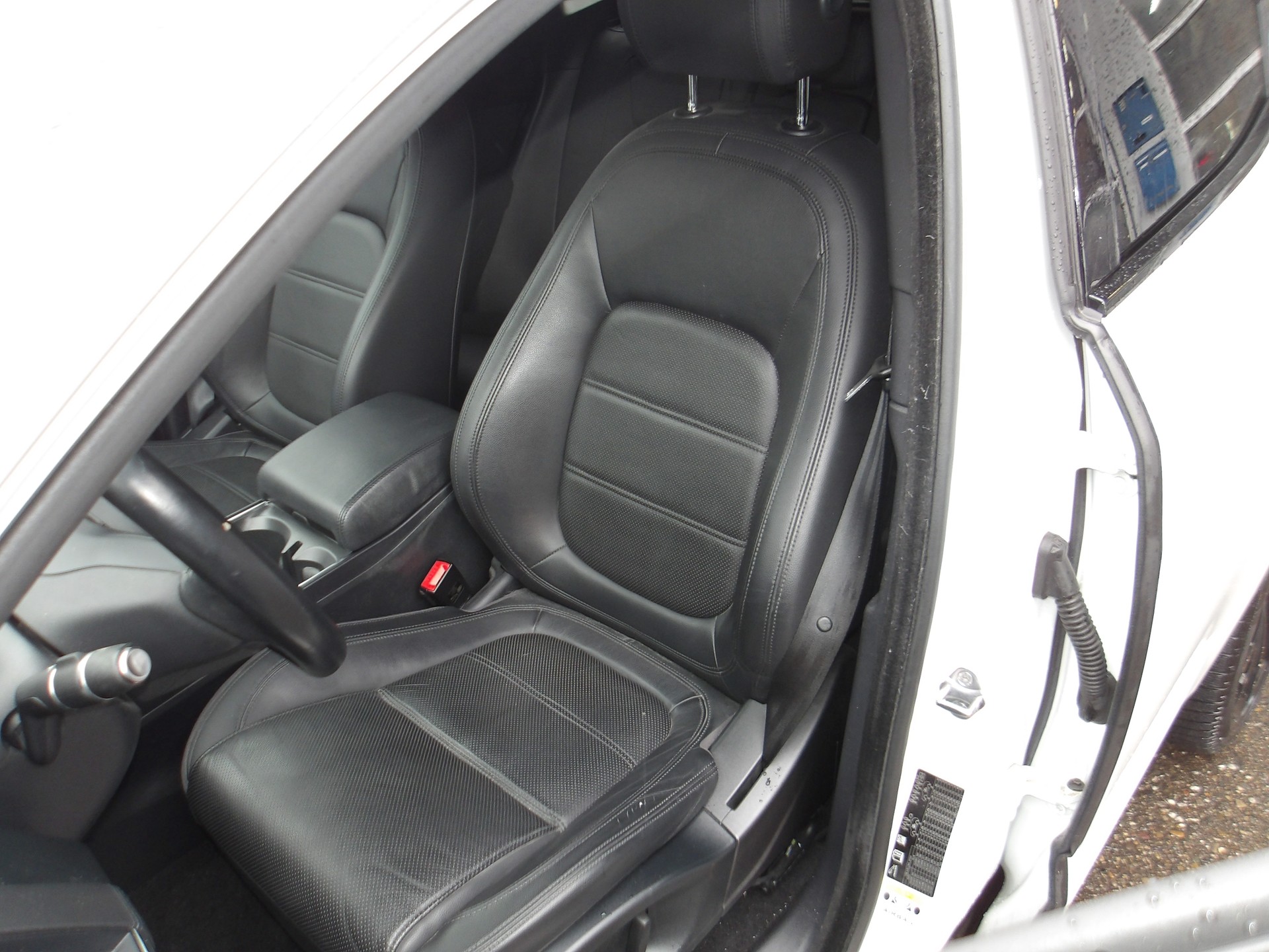 JAGUAR E-Pace 2.0d D150 S AWD Automatik-image-10