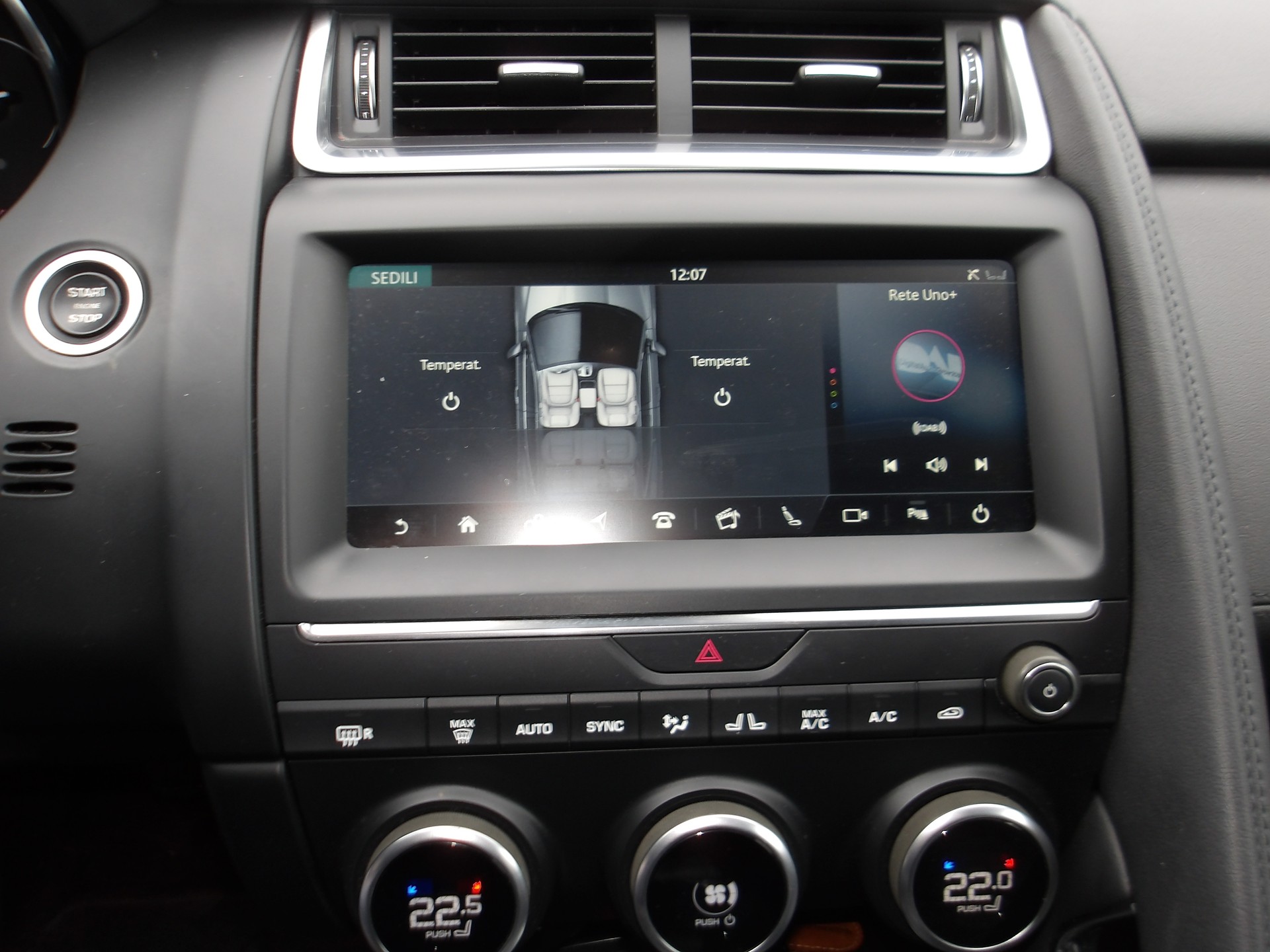 JAGUAR E-Pace 2.0d D150 S AWD Automatik-image-15