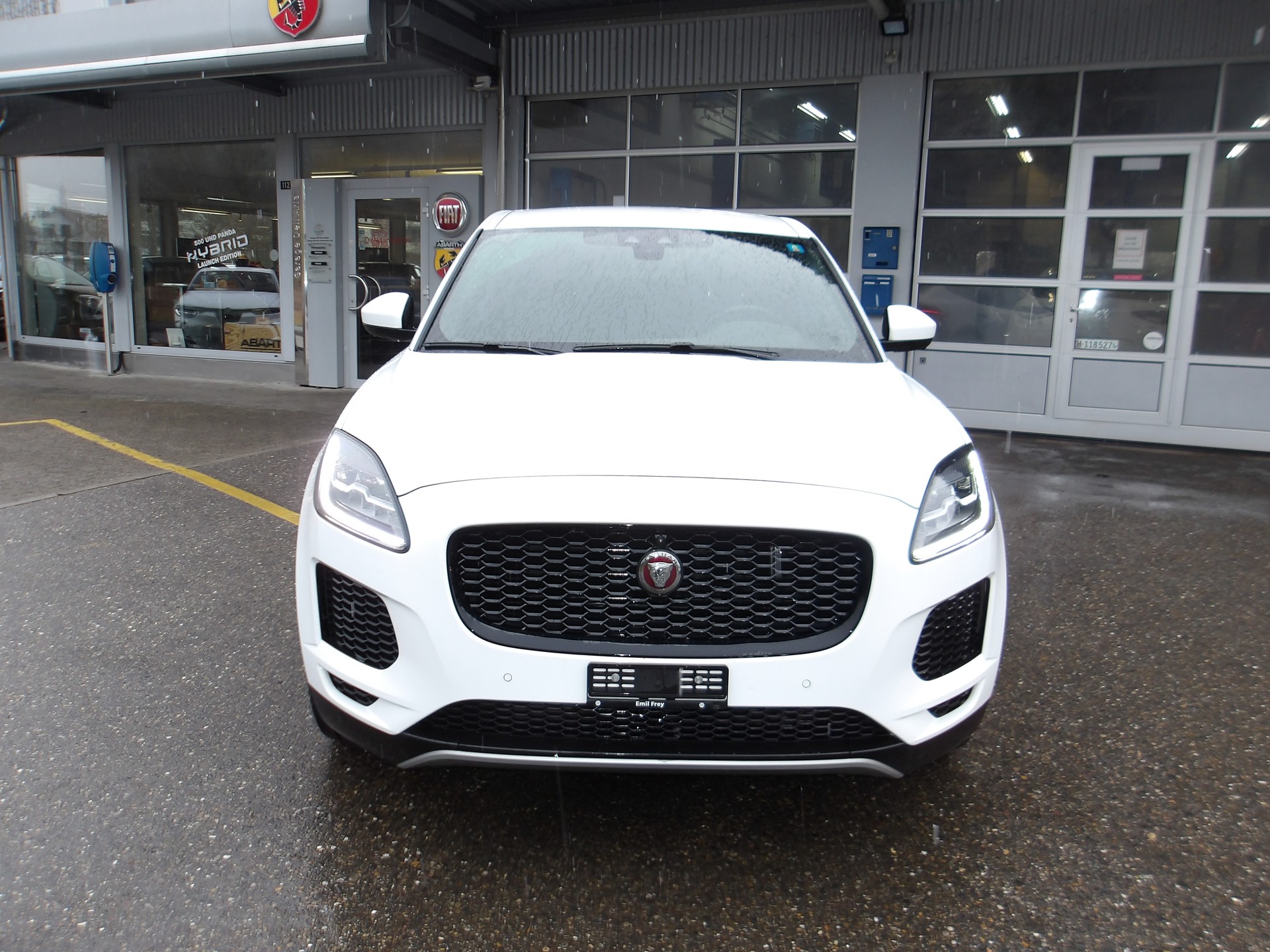 JAGUAR E-Pace 2.0d D150 S AWD Automatik-image-8