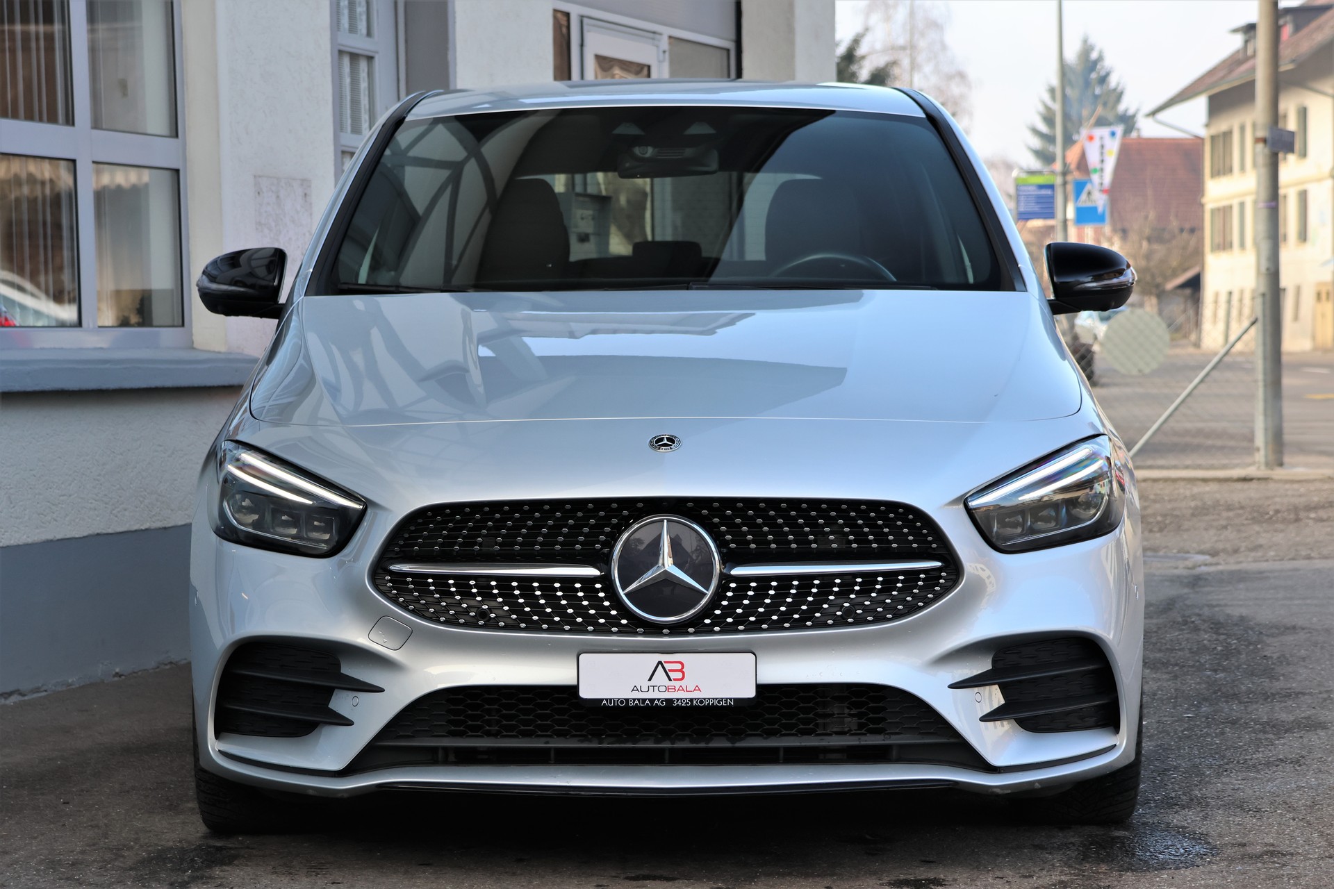 MERCEDES-BENZ B 220 d AMG Line 8G-DCT (CH)-showroom-element-1