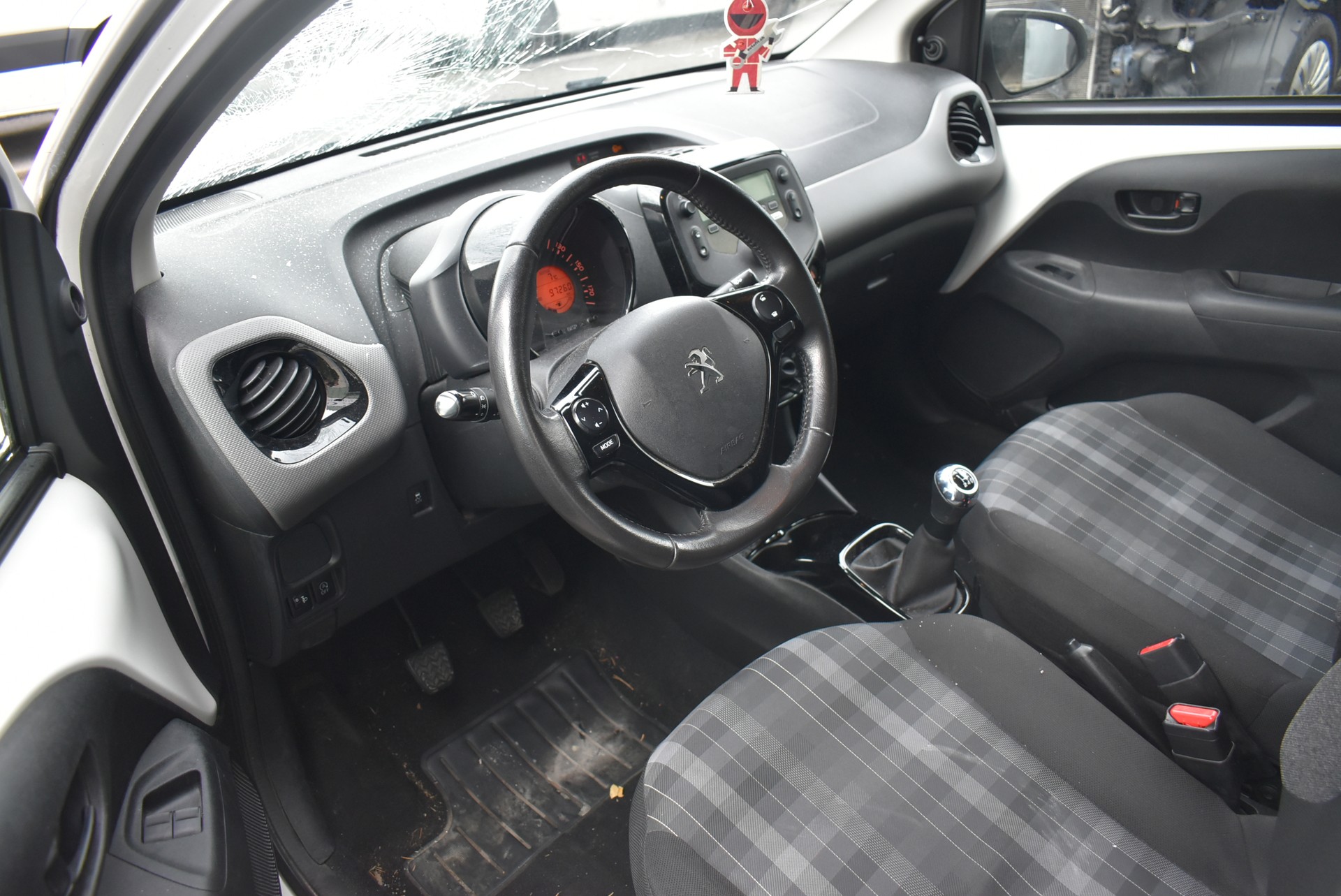 PEUGEOT 108 e-1.0 VTi Stop&Start Active Top-image-1