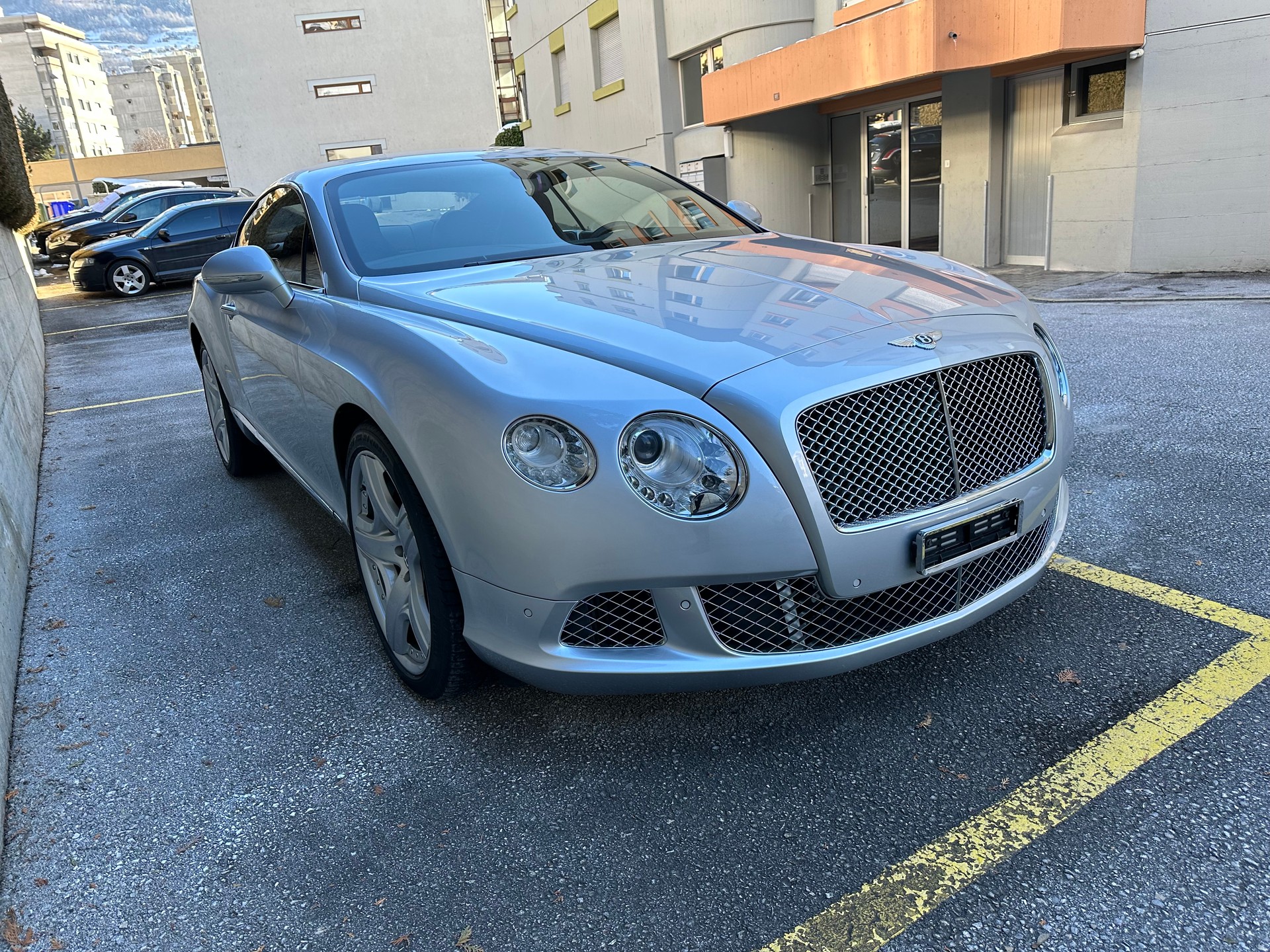 BENTLEY Continental GT 6.0 W12-showroom-element-3
