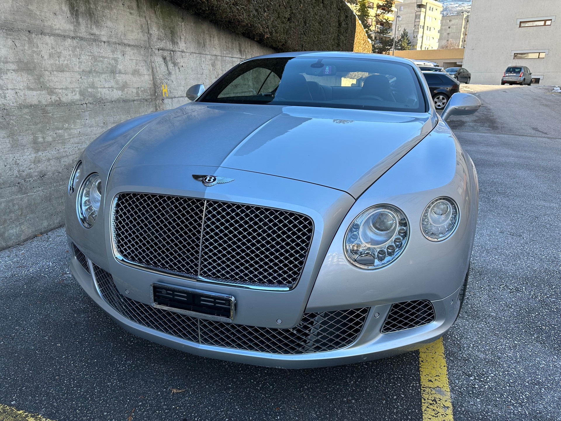 BENTLEY Continental GT 6.0 W12-showroom-element-2