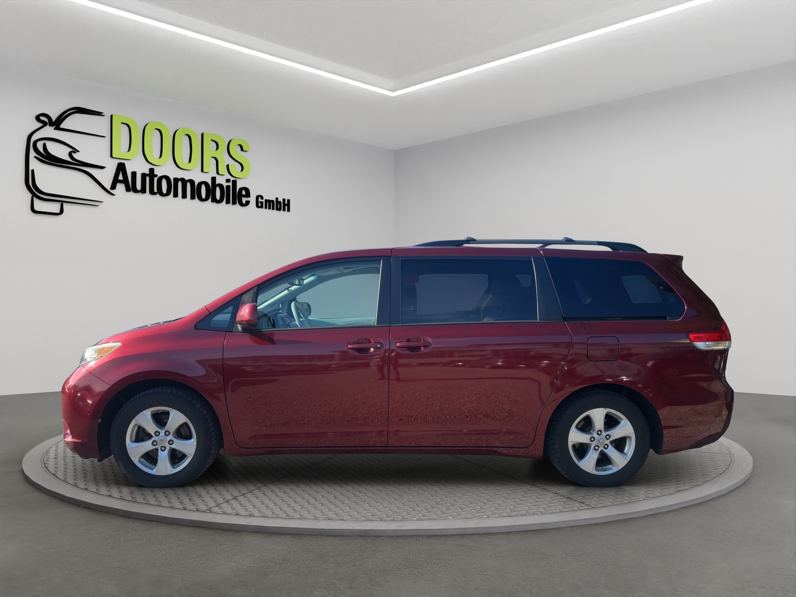 TOYOTA XLE Sienna AWD-image-6