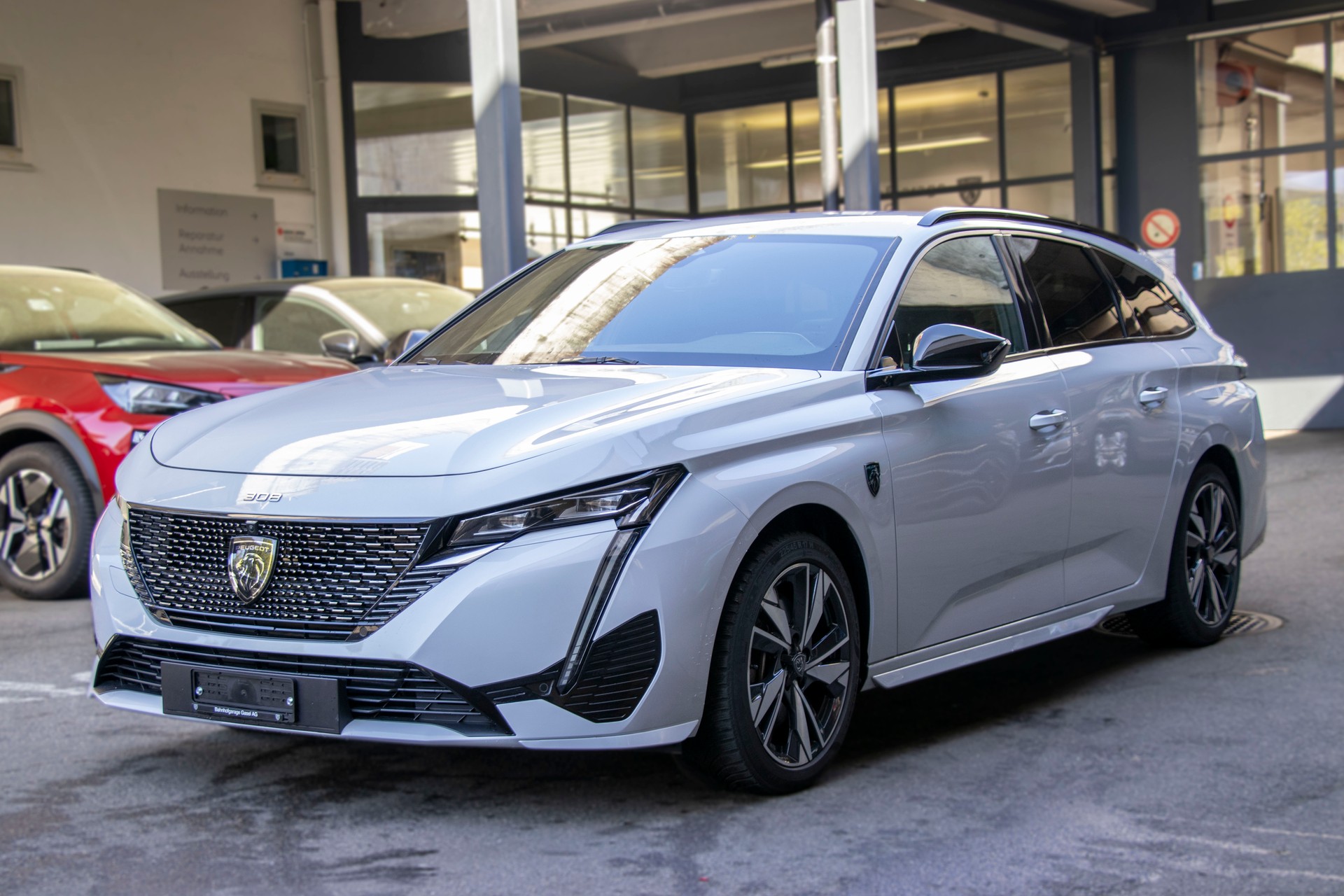 PEUGEOT 308 SW 1.6 PHEV 180 GT-image-0