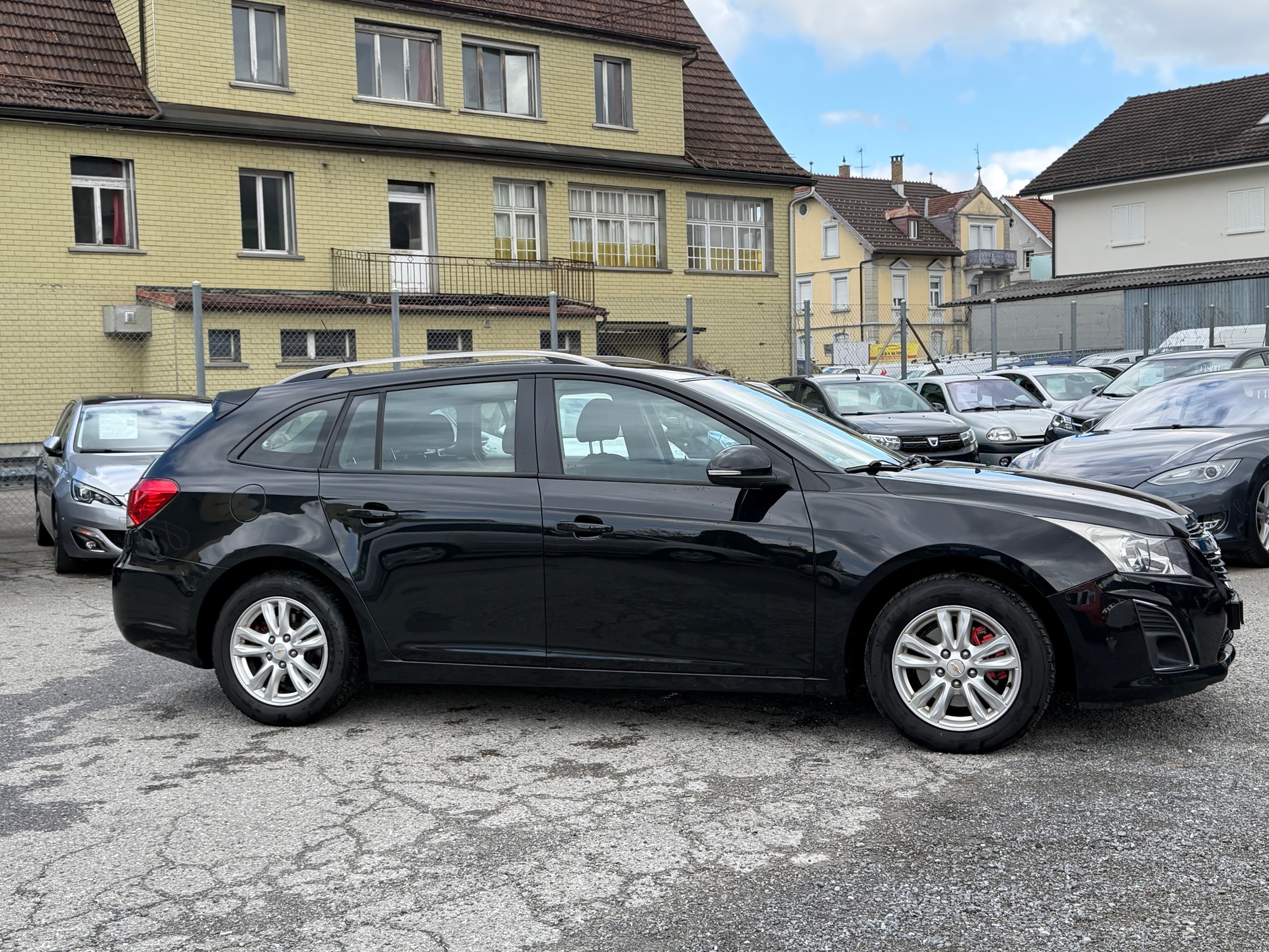 CHEVROLET Cruze Station Wagon 2.0 VCDi LTZ-image-1