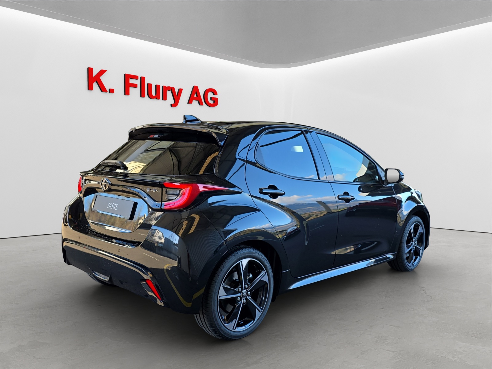 TOYOTA Yaris 1.5 VVT-i HSD Premium-image-4