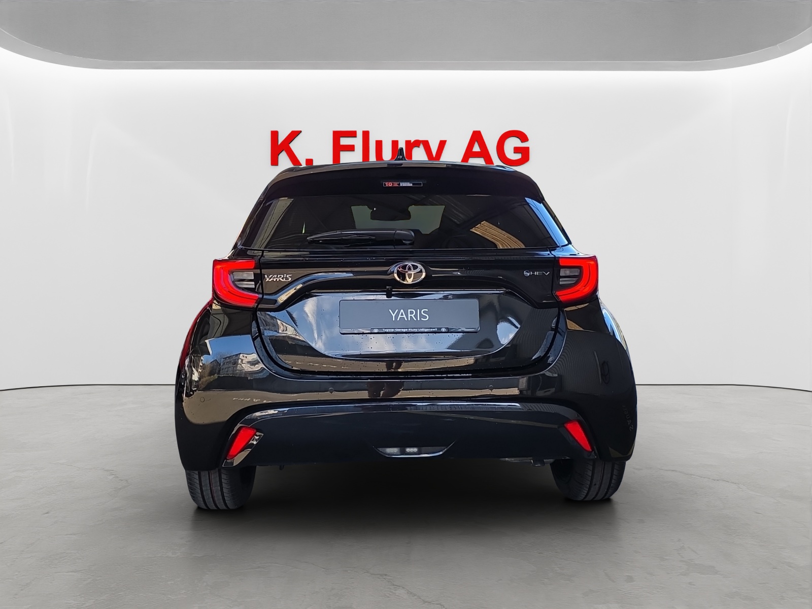 TOYOTA Yaris 1.5 VVT-i HSD Premium-image-3