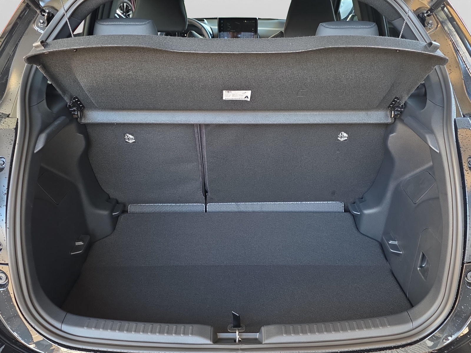 TOYOTA Yaris 1.5 VVT-i HSD Premium-image-13
