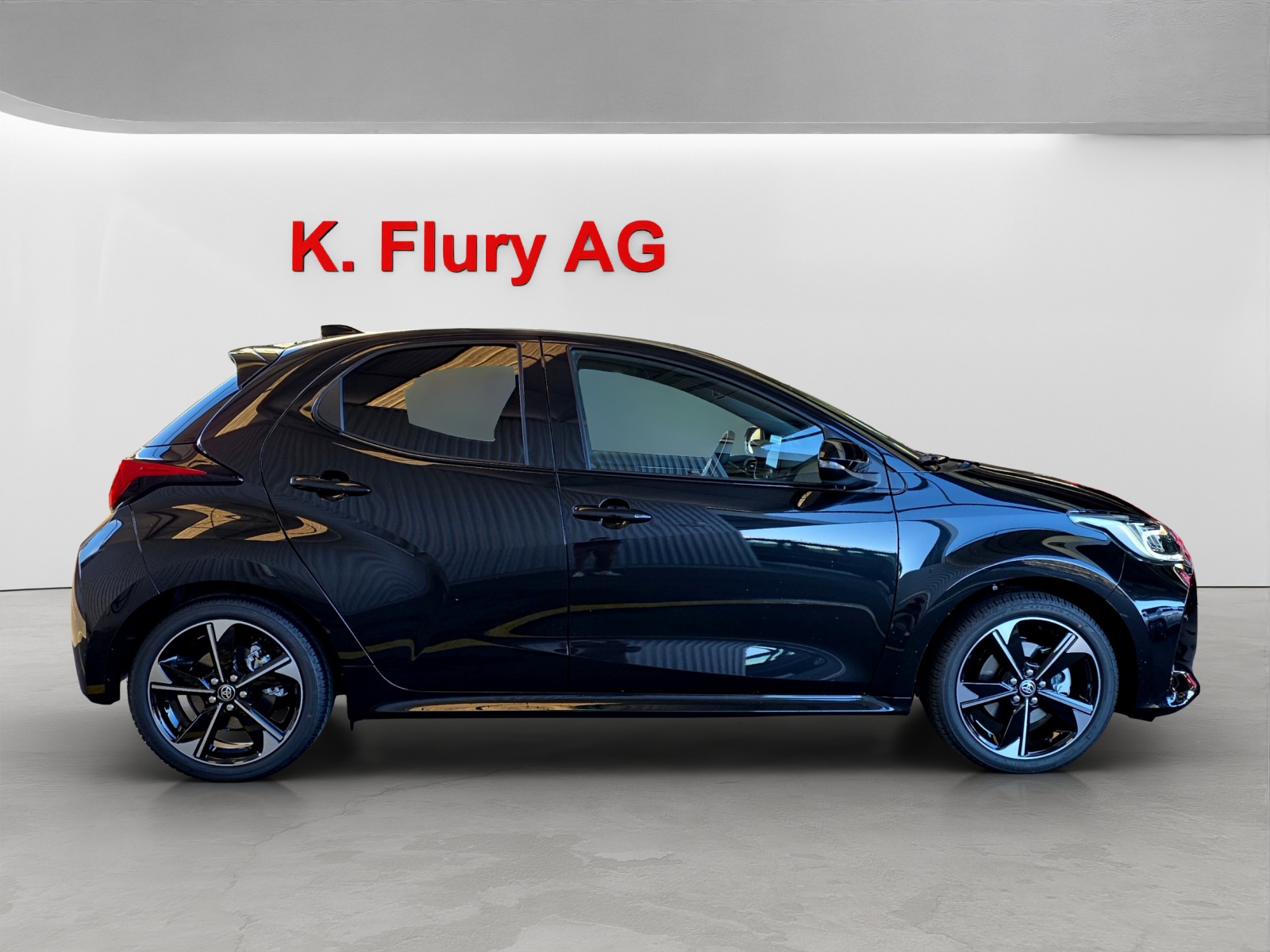 TOYOTA Yaris 1.5 VVT-i HSD Premium-image-5