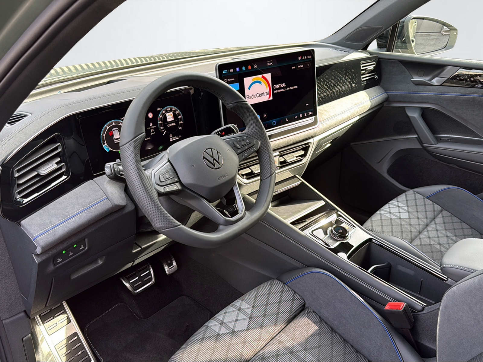 VW Tiguan 2.0 TSI R-Line DSG 4motion-image-10