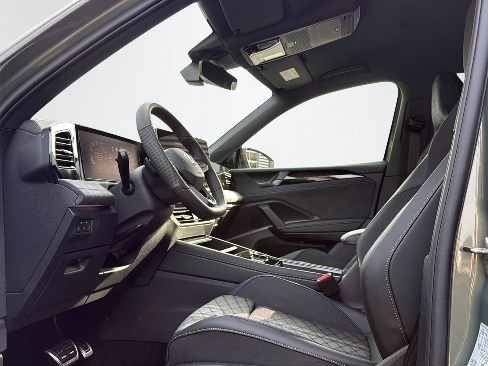 VW Tiguan 2.0 TSI R-Line DSG 4motion-image-7