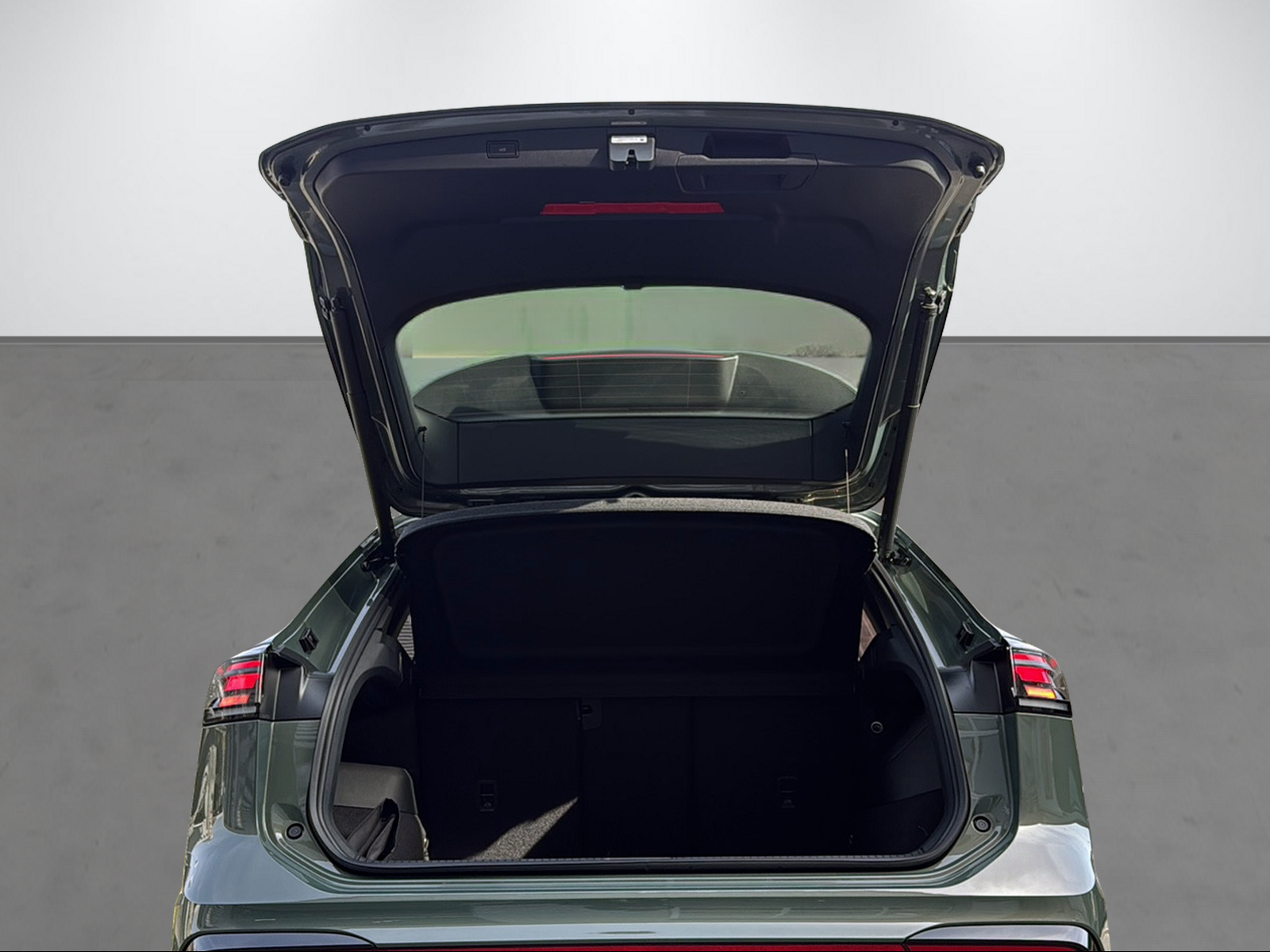 VW Tiguan 2.0 TSI R-Line DSG 4motion-image-6