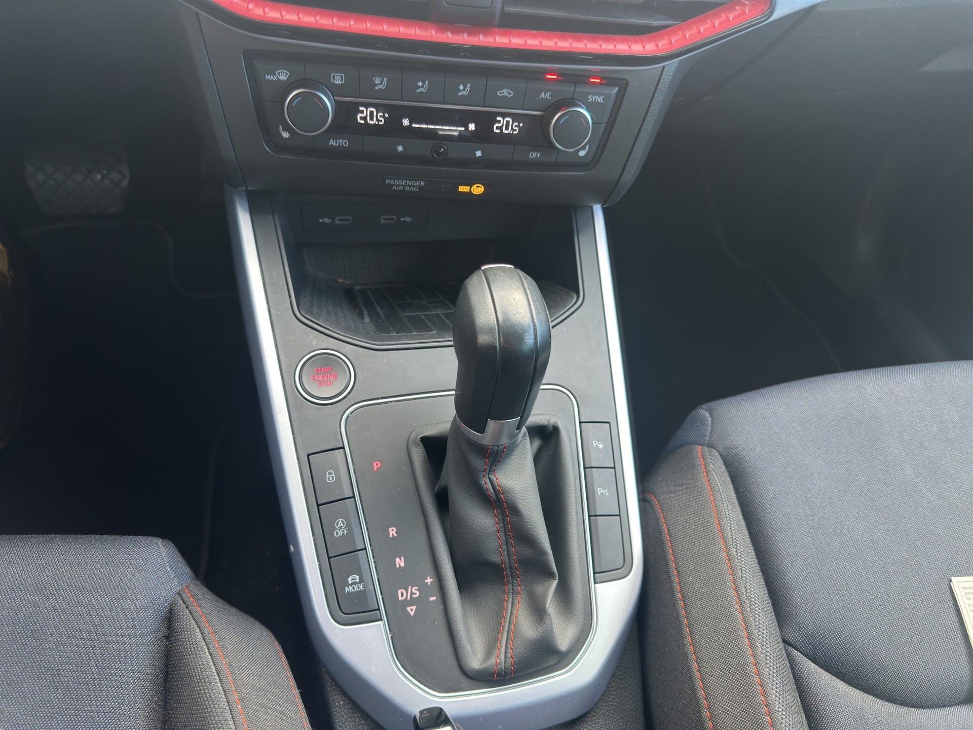 SEAT Arona 1.5 Eco TSI Hola FR DSG-image-11