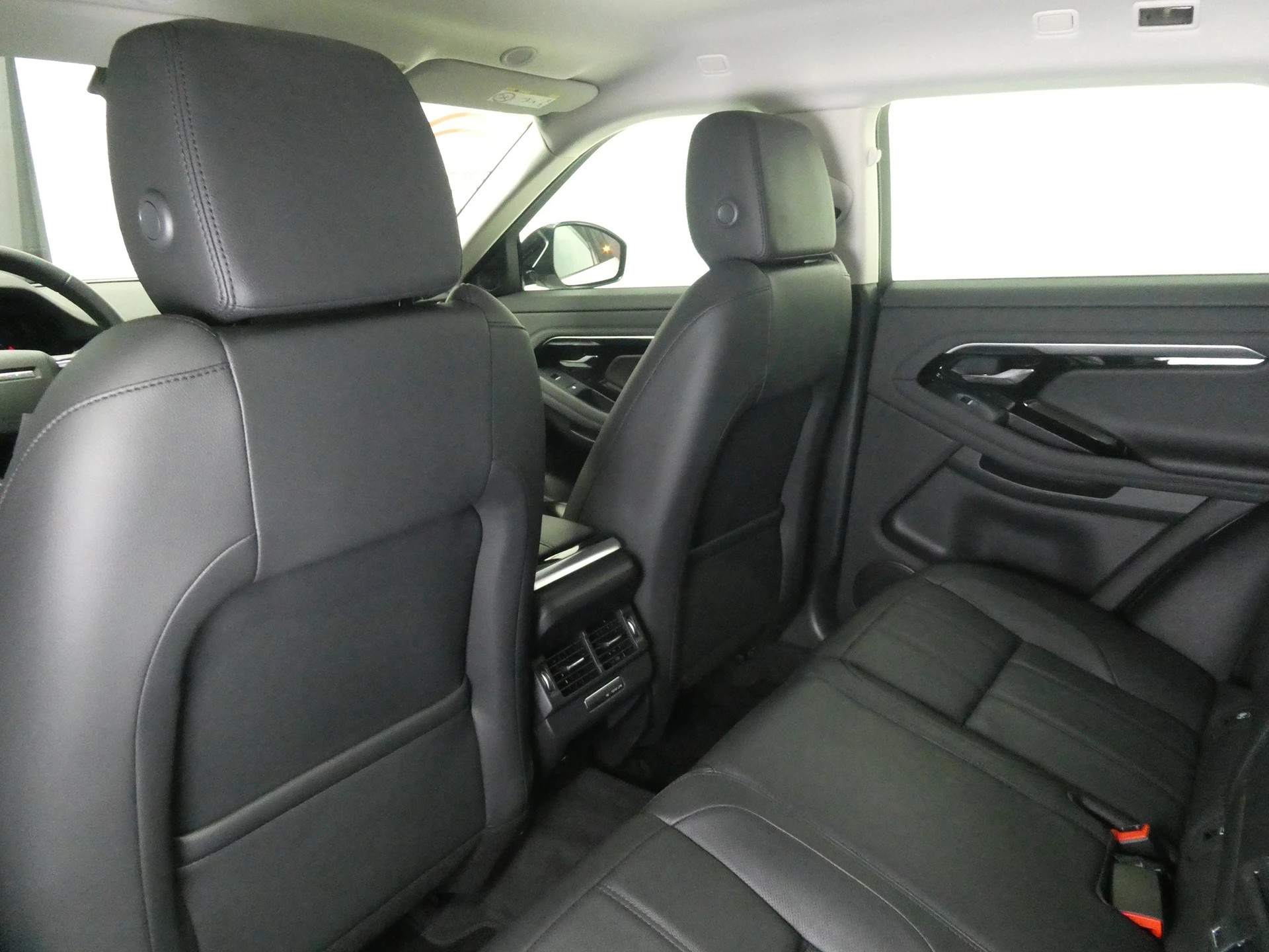 LAND ROVER Range Rover Evoque D 200 MHEV SE AT9 - Digital Cockpit - Leder - el.Heckklappe - Kamera - 204 PS-image-9