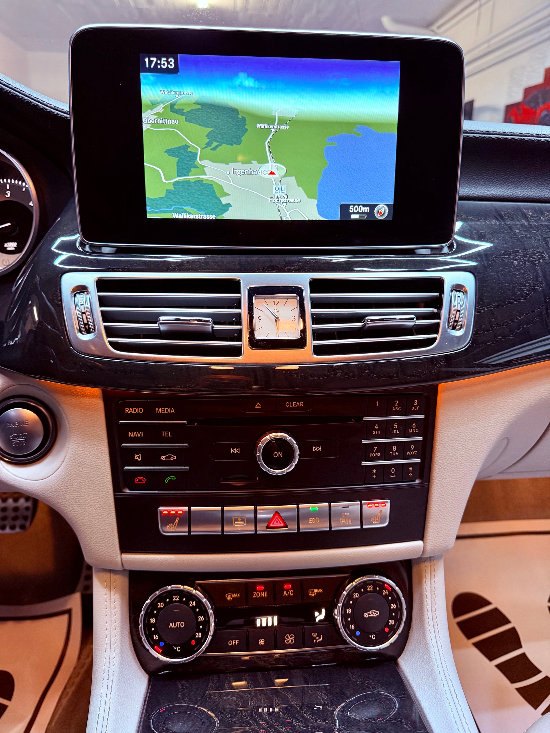 MERCEDES-BENZ CLS 350 d 4Matic 9G-Tronic-image-12