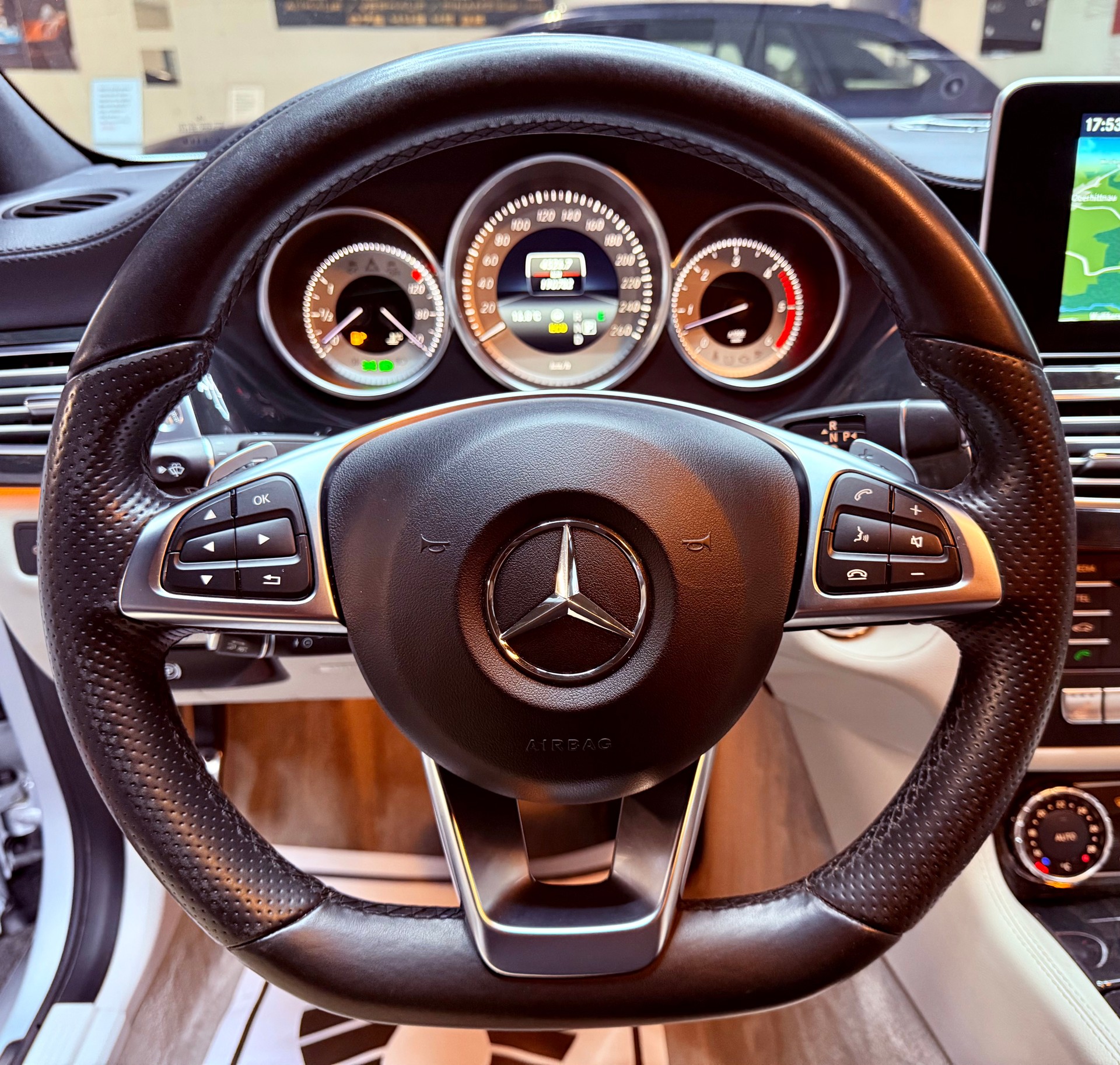 MERCEDES-BENZ CLS 350 d 4Matic 9G-Tronic-image-10