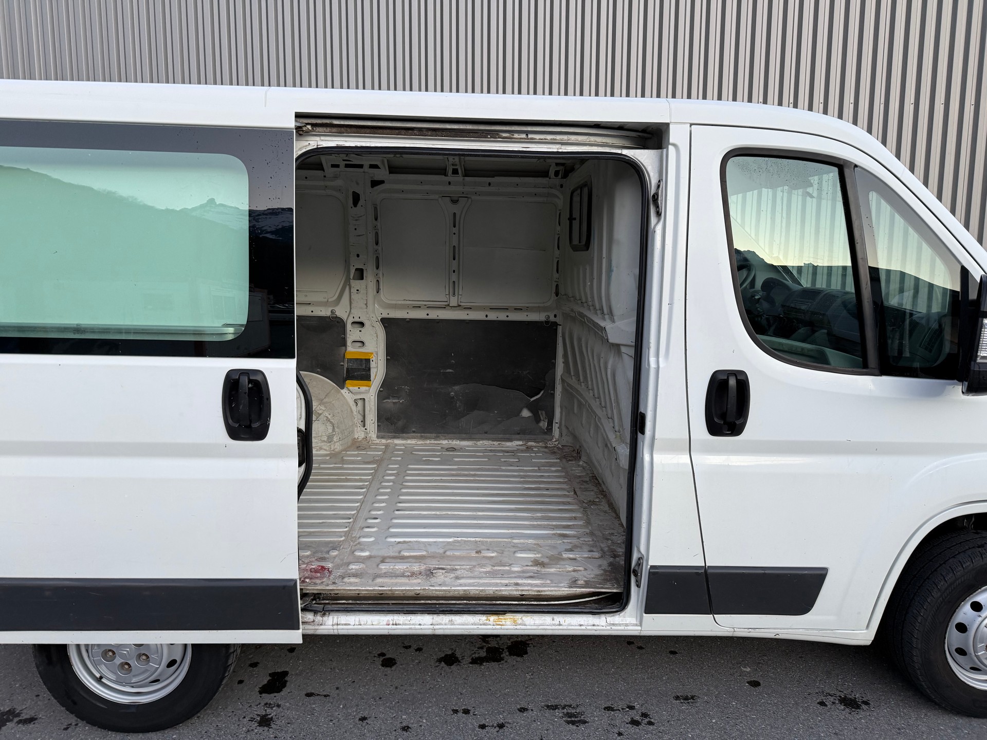 CITROEN Jumper 2.2 HDi 30 L1H1 3. PLACES CHARGE 1080 kg-image-8
