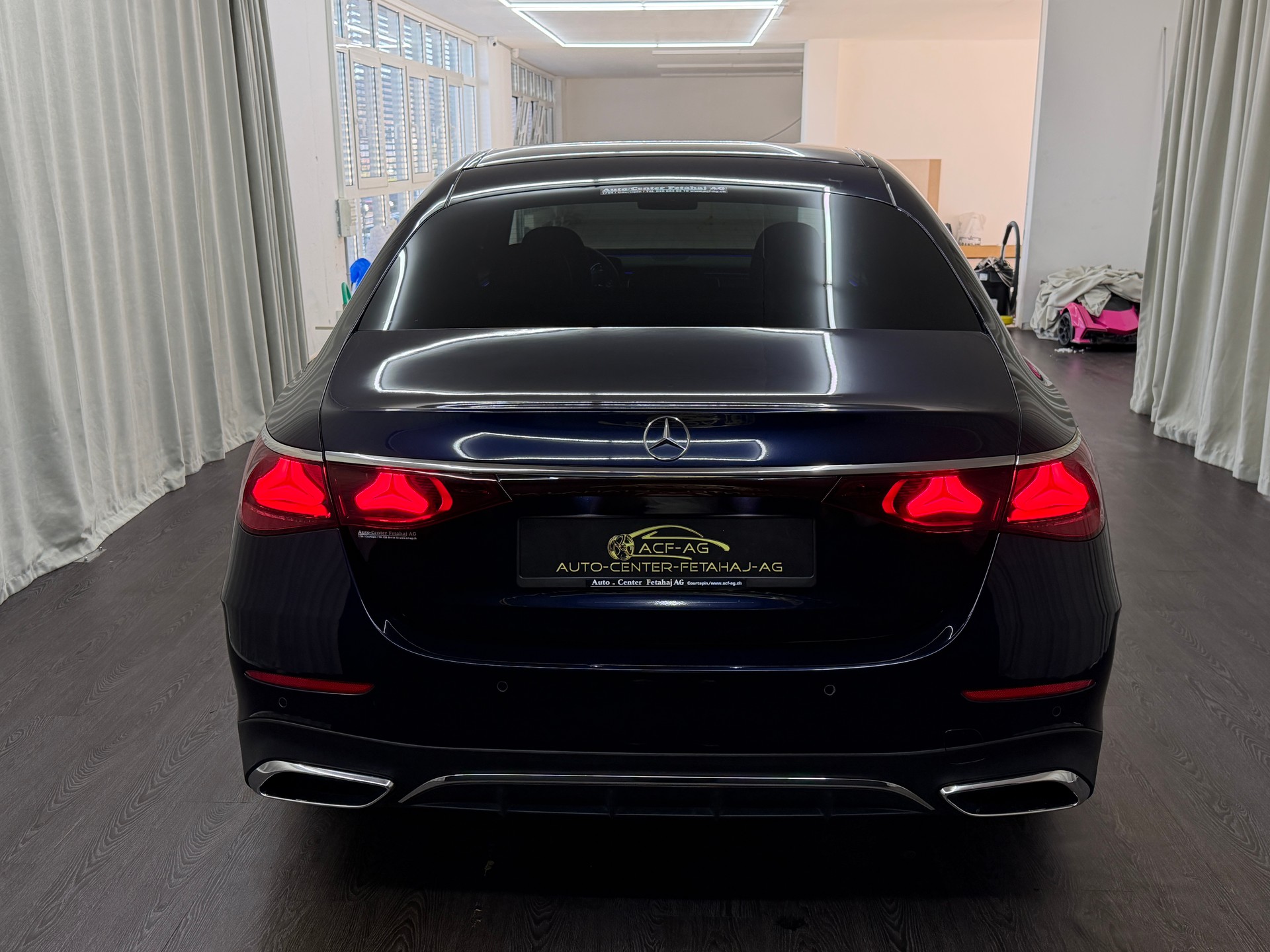 MERCEDES-BENZ E 300 e 4Matic 9G-Tronic-image-4