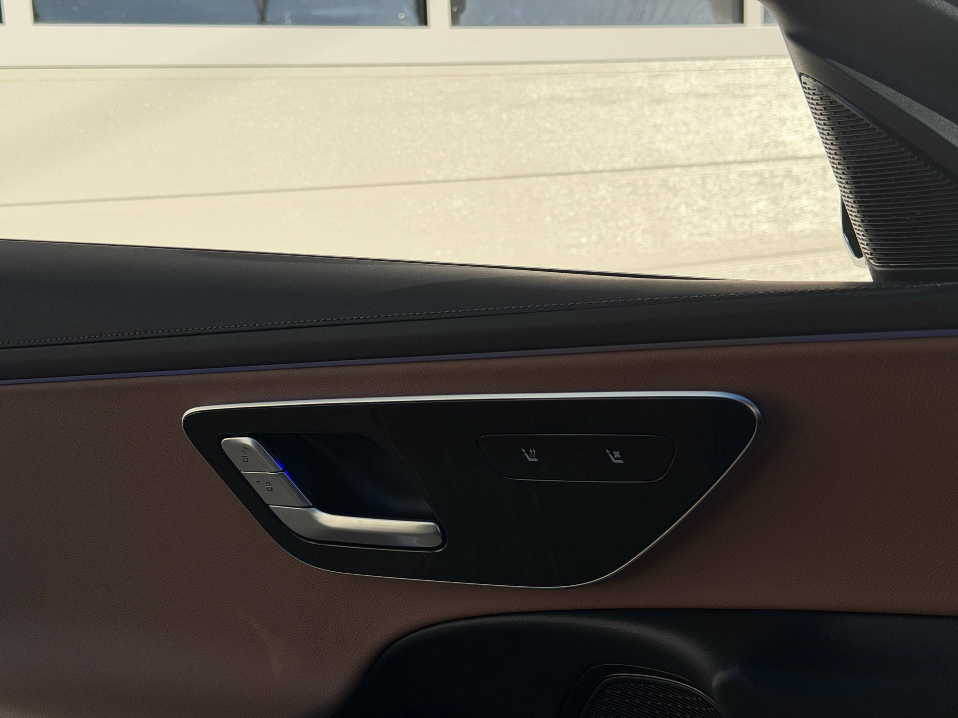 MERCEDES-BENZ E 300 e 4Matic 9G-Tronic-image-17