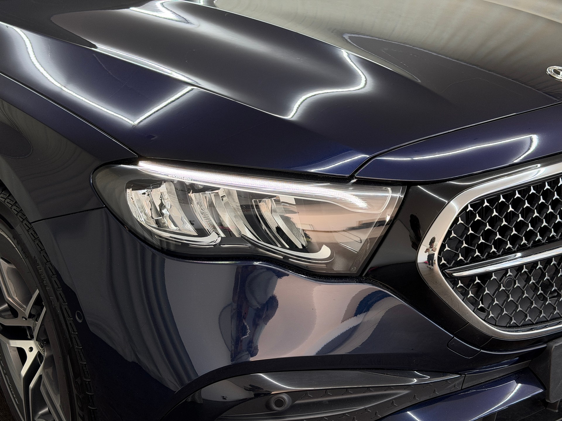 MERCEDES-BENZ E 300 e 4Matic 9G-Tronic-image-15