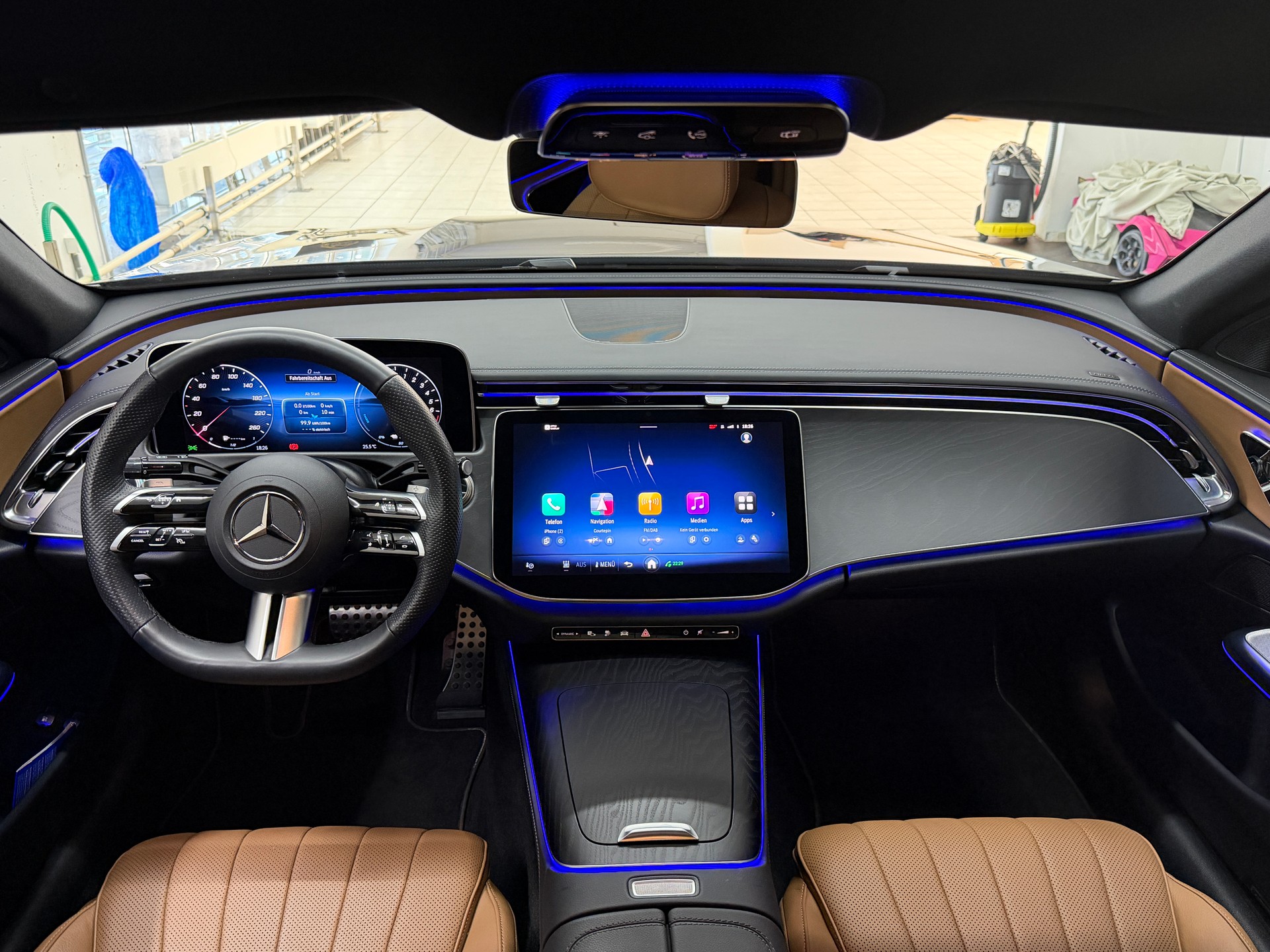 MERCEDES-BENZ E 300 e 4Matic 9G-Tronic-image-8