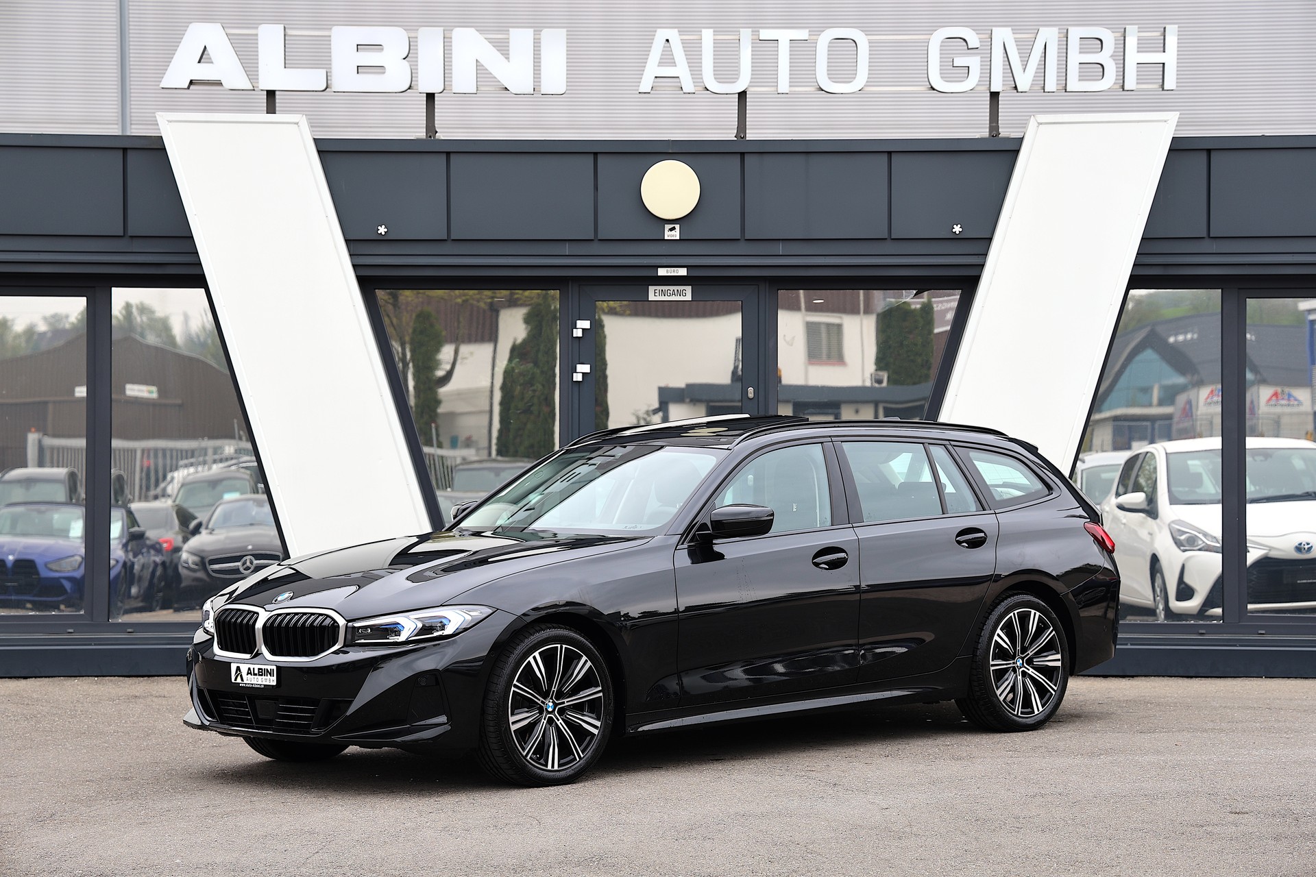 BMW 320d xDrive 48V Touring Steptronic-image-0
