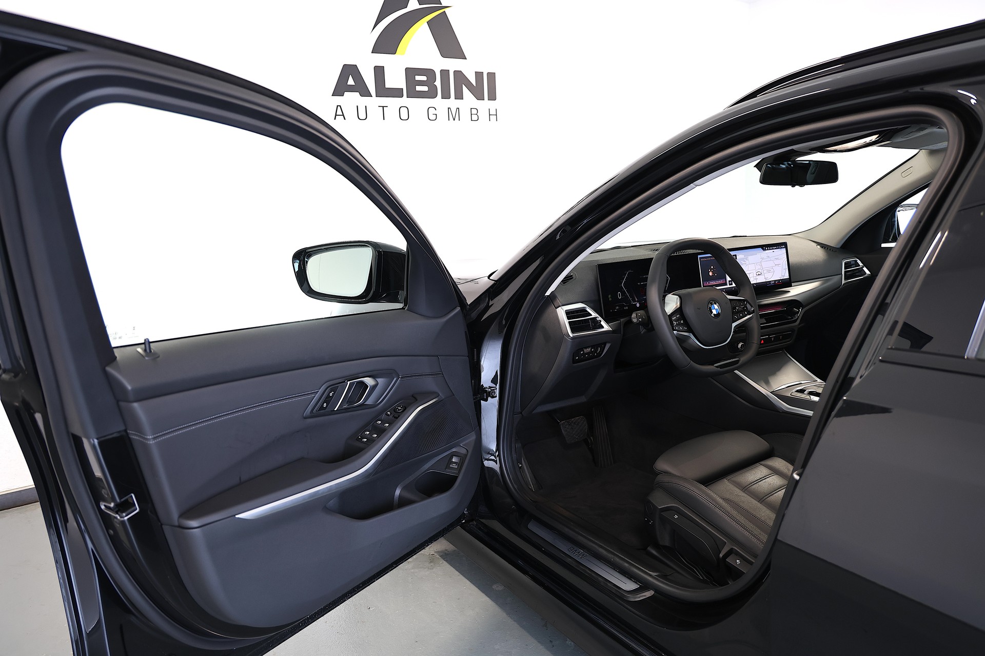 BMW 320d xDrive 48V Touring Steptronic-image-4