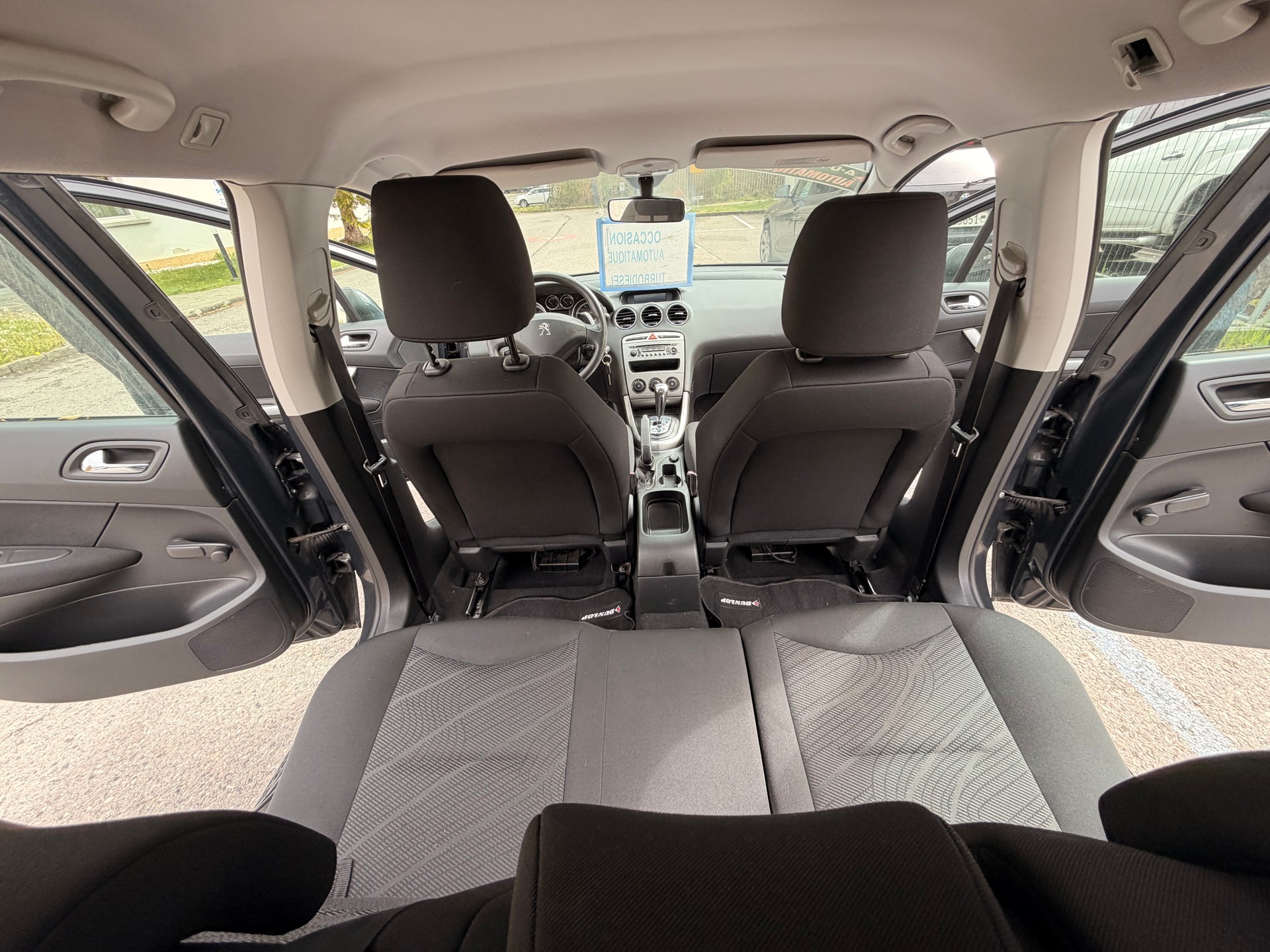 PEUGEOT 308 SW 1.6 HDI Allure EGS6-image-21