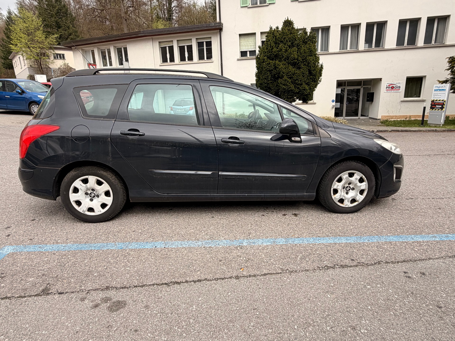 PEUGEOT 308 SW 1.6 HDI Allure EGS6-image-6