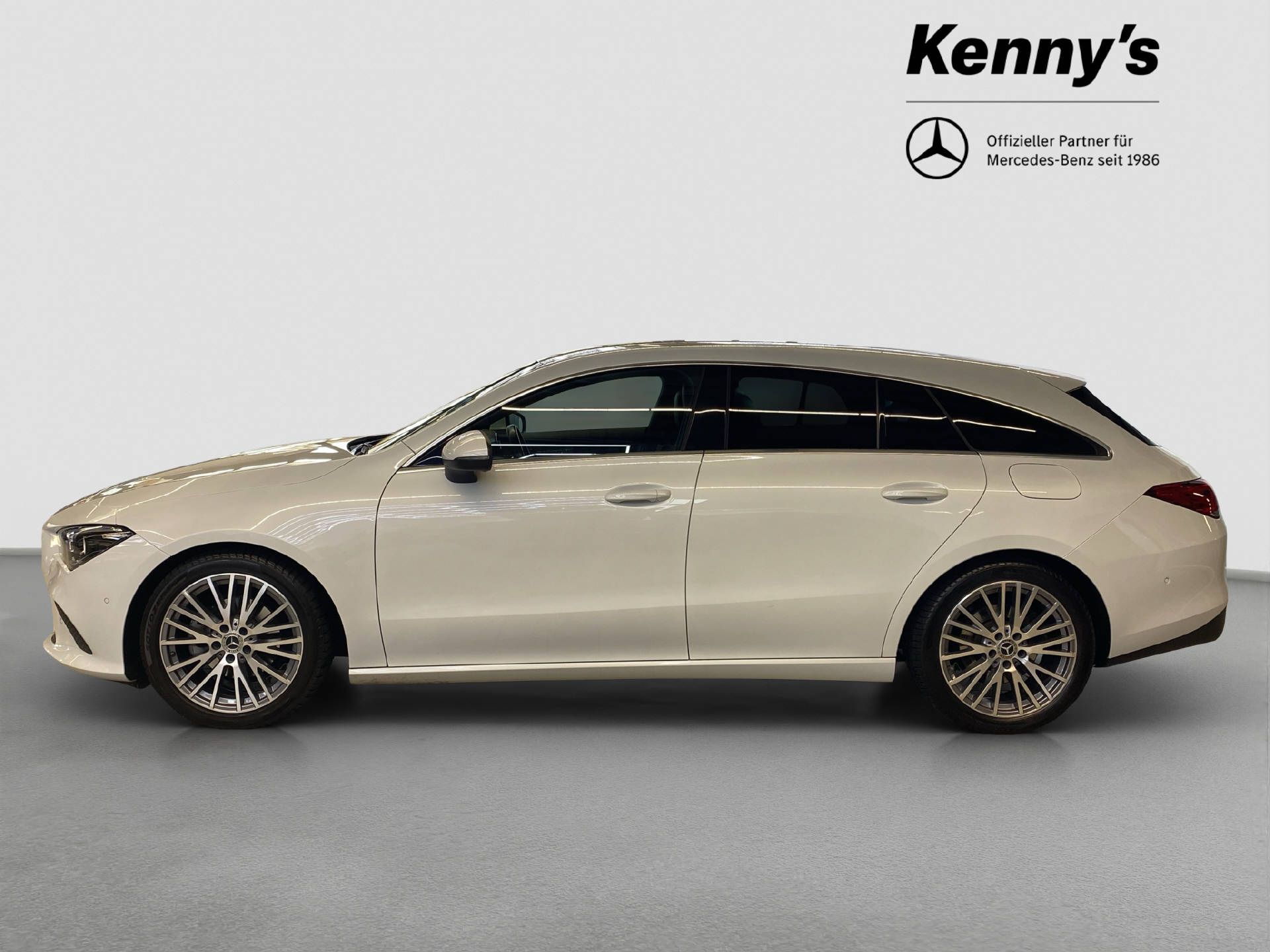 MERCEDES-BENZ CLA 180 Progressive Shooting Brake-image-2